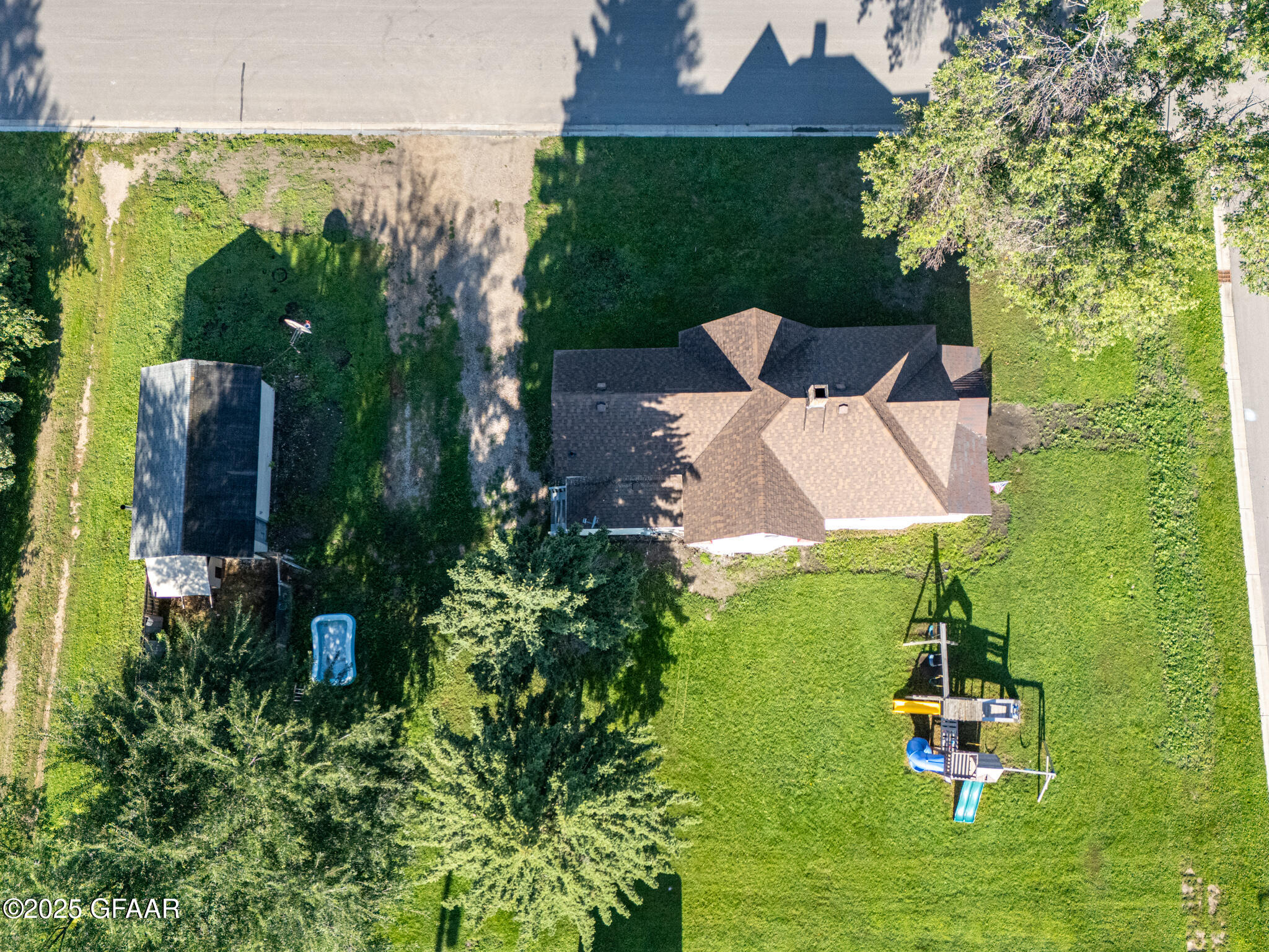 Larimore, North Dakota 58251, United States, 3 Bedrooms Bedrooms, ,2 BathroomsBathrooms,Residential,Active,207753