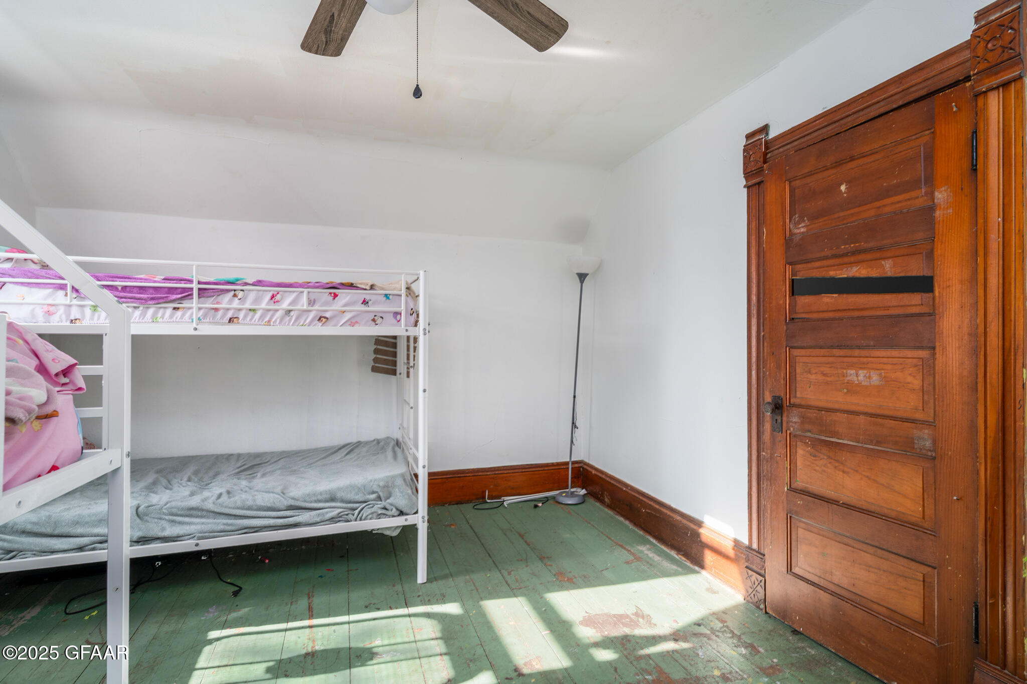 Larimore, North Dakota 58251, United States, 3 Bedrooms Bedrooms, ,2 BathroomsBathrooms,Residential,Active,207753