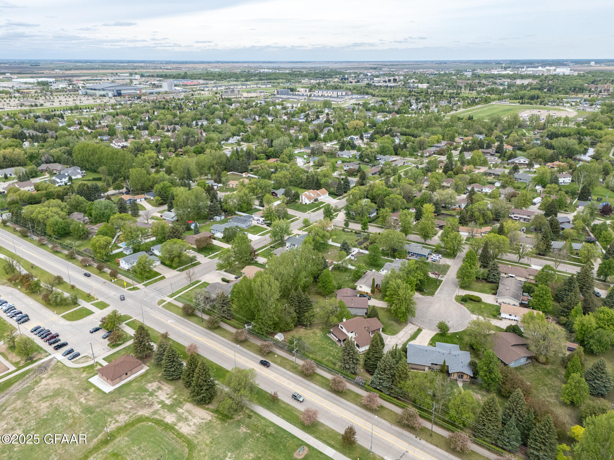 Grand Forks, North Dakota 58201, United States, 4 Bedrooms Bedrooms, ,2 BathroomsBathrooms,Residential,Active,133421