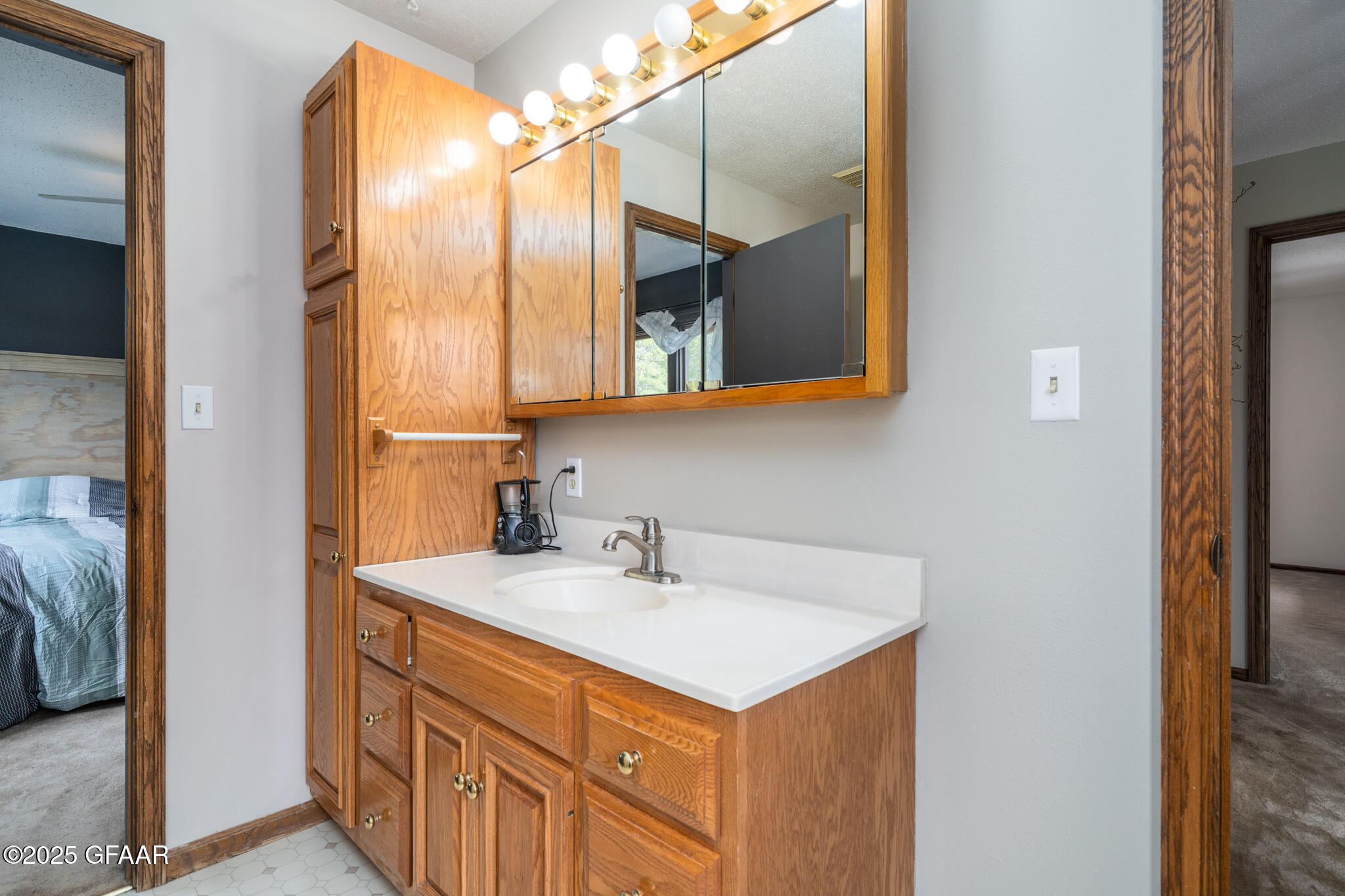 Grand Forks, North Dakota 58201, United States, 4 Bedrooms Bedrooms, ,2 BathroomsBathrooms,Residential,Active,133421