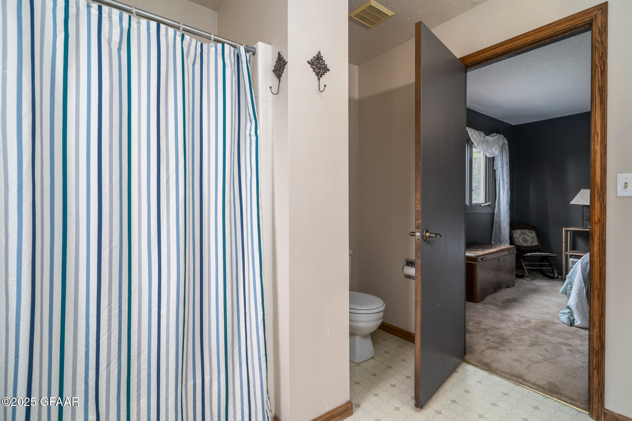 Grand Forks, North Dakota 58201, United States, 4 Bedrooms Bedrooms, ,2 BathroomsBathrooms,Residential,Active,133421