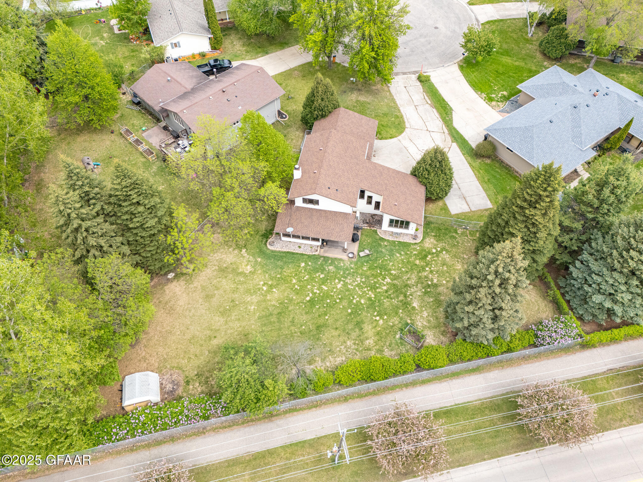 Grand Forks, North Dakota 58201, United States, 4 Bedrooms Bedrooms, ,2 BathroomsBathrooms,Residential,Active,133421