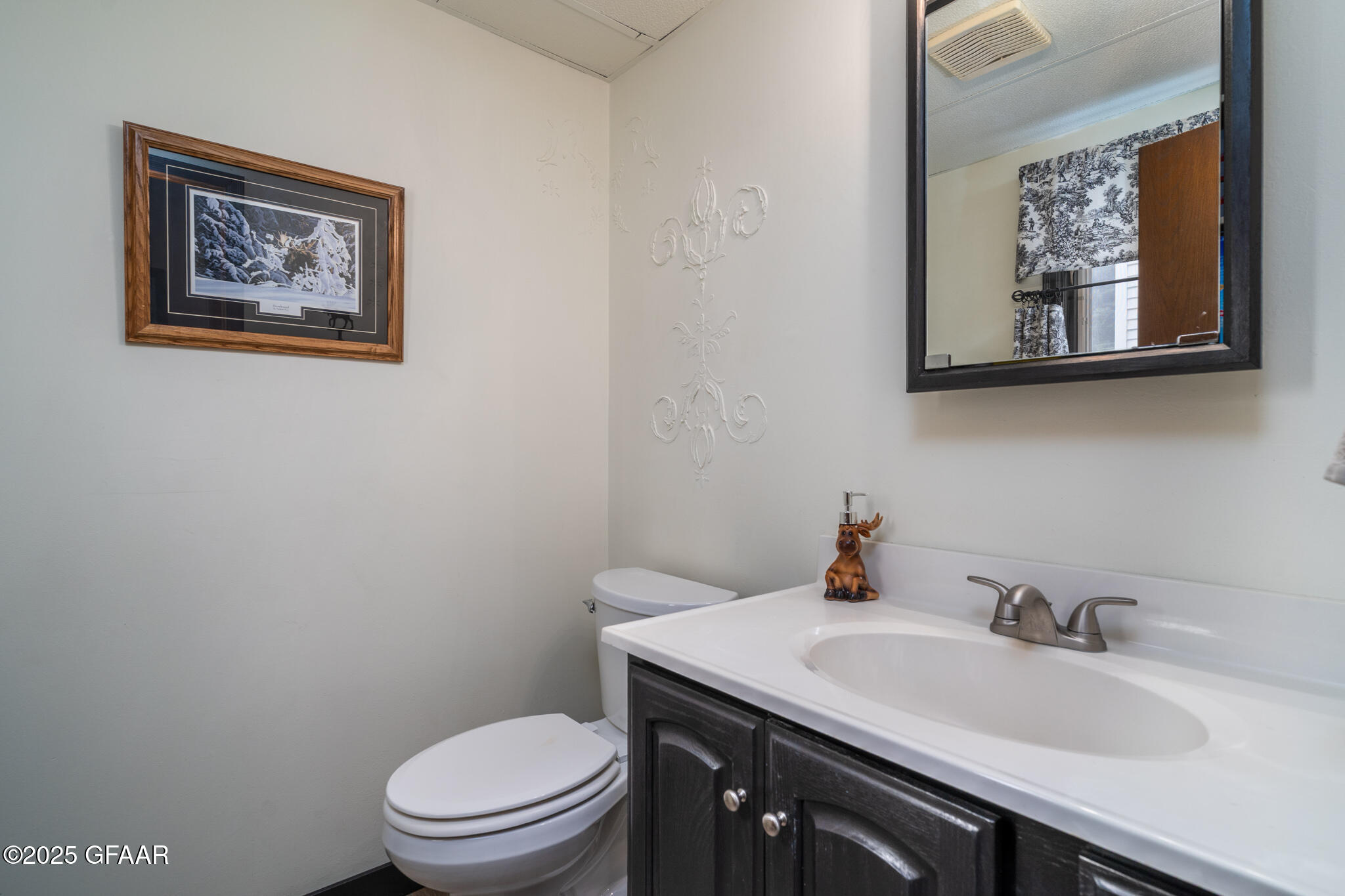 Grand Forks, North Dakota 58201, United States, 4 Bedrooms Bedrooms, ,2 BathroomsBathrooms,Residential,Active,133421