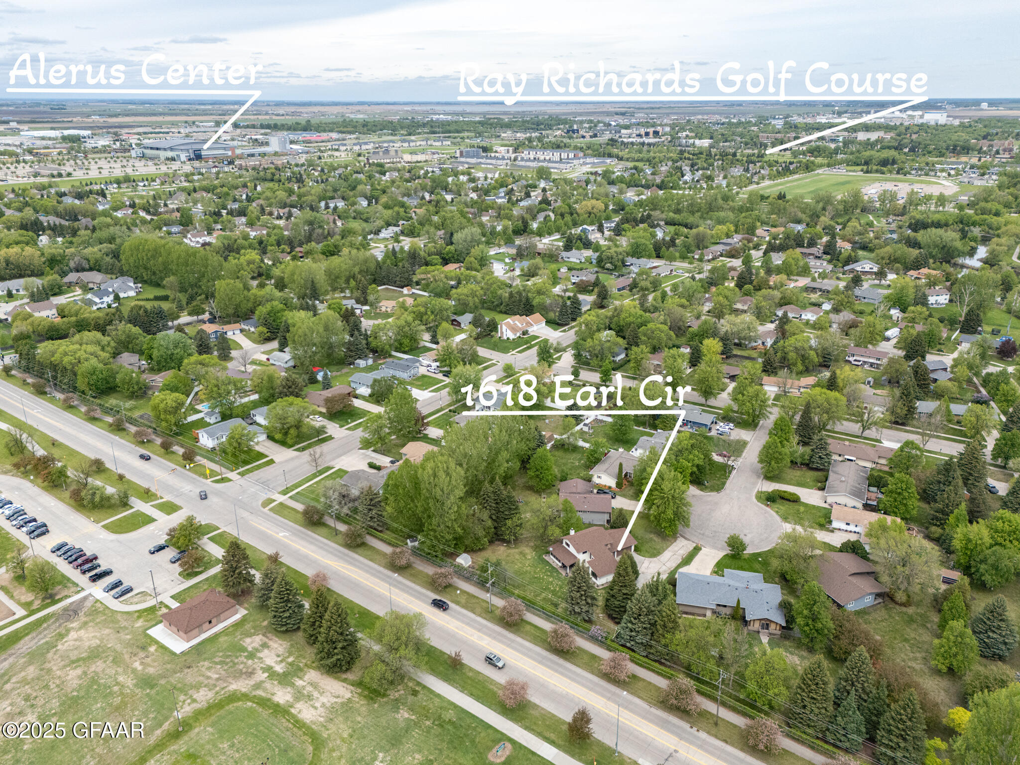 Grand Forks, North Dakota 58201, United States, 4 Bedrooms Bedrooms, ,2 BathroomsBathrooms,Residential,Active,133421