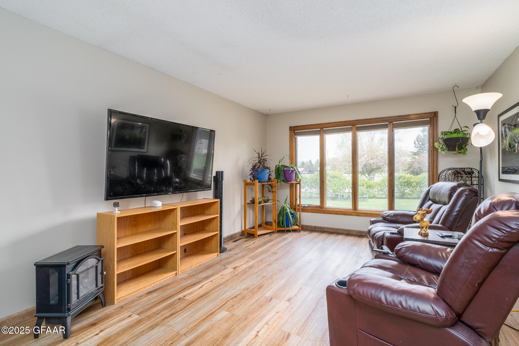 Grand Forks, North Dakota 58201, United States, 4 Bedrooms Bedrooms, ,2 BathroomsBathrooms,Residential,Active,133421