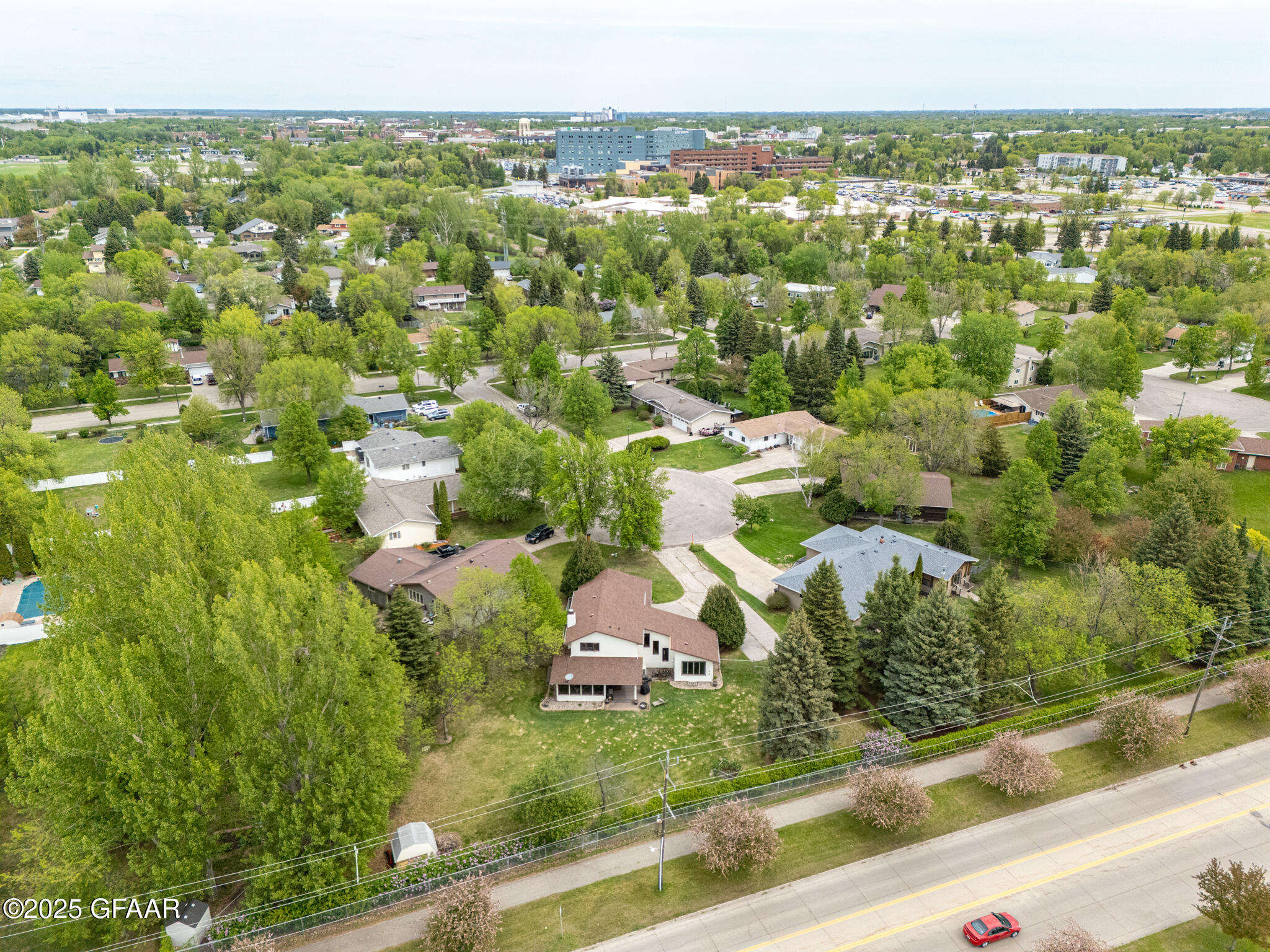 Grand Forks, North Dakota 58201, United States, 4 Bedrooms Bedrooms, ,2 BathroomsBathrooms,Residential,Active,133421