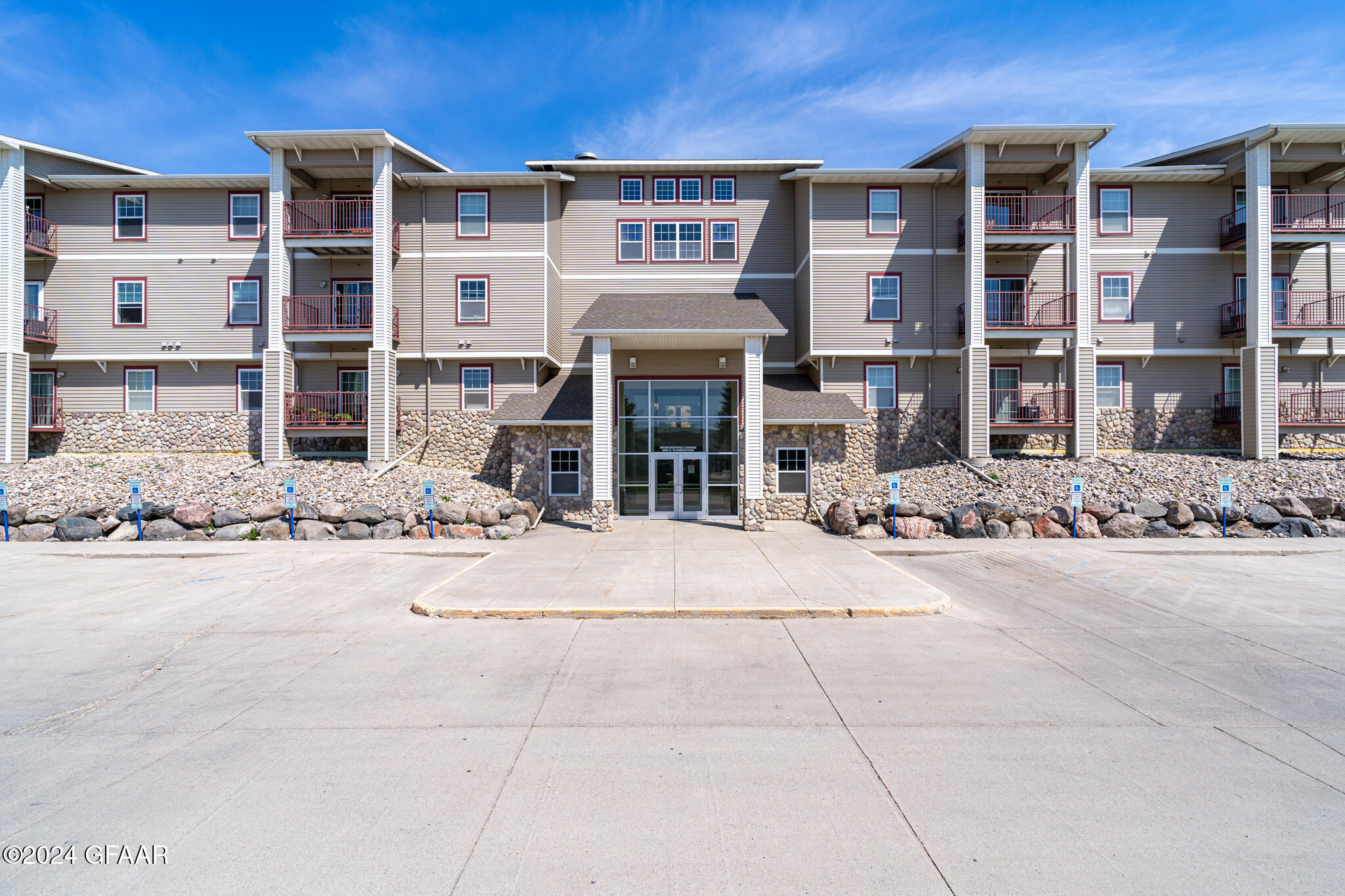 Grand Forks, North Dakota 58201, United States, 1 Bedroom Bedrooms, ,1 BathroomBathrooms,Residential,Pending,26686