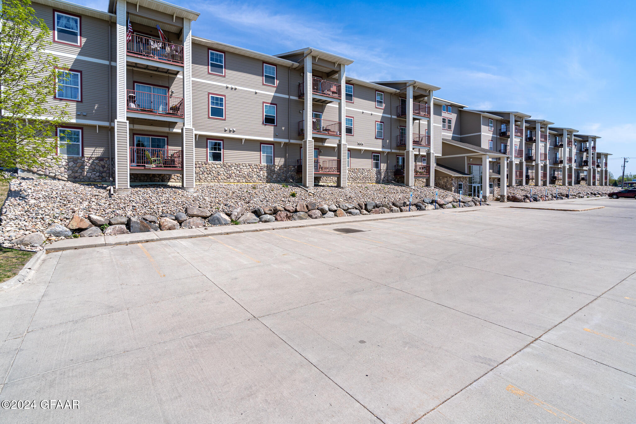 Grand Forks, North Dakota 58201, United States, 1 Bedroom Bedrooms, ,1 BathroomBathrooms,Residential,Pending,26686