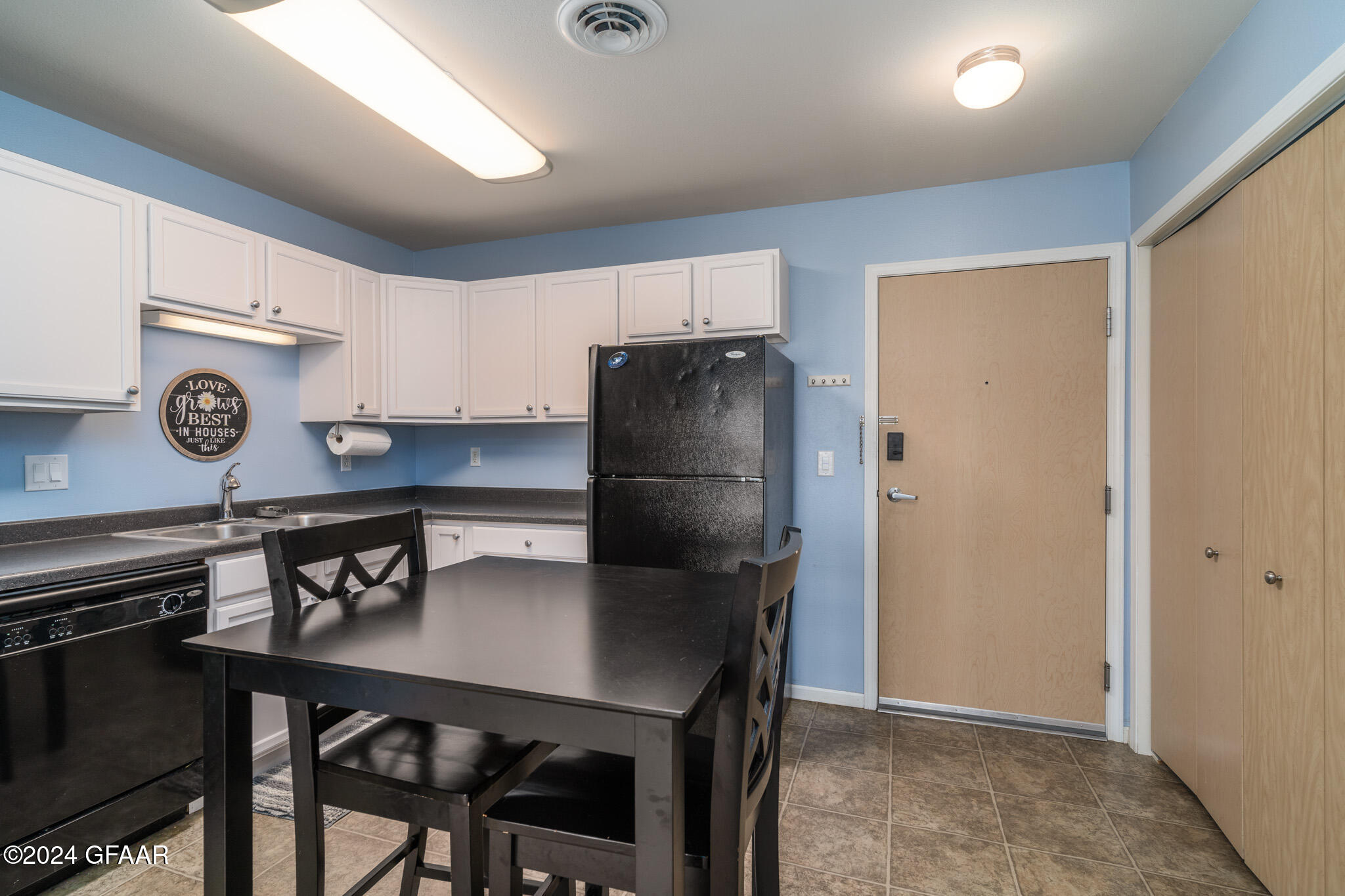 Grand Forks, North Dakota 58201, United States, 1 Bedroom Bedrooms, ,1 BathroomBathrooms,Residential,Pending,26686