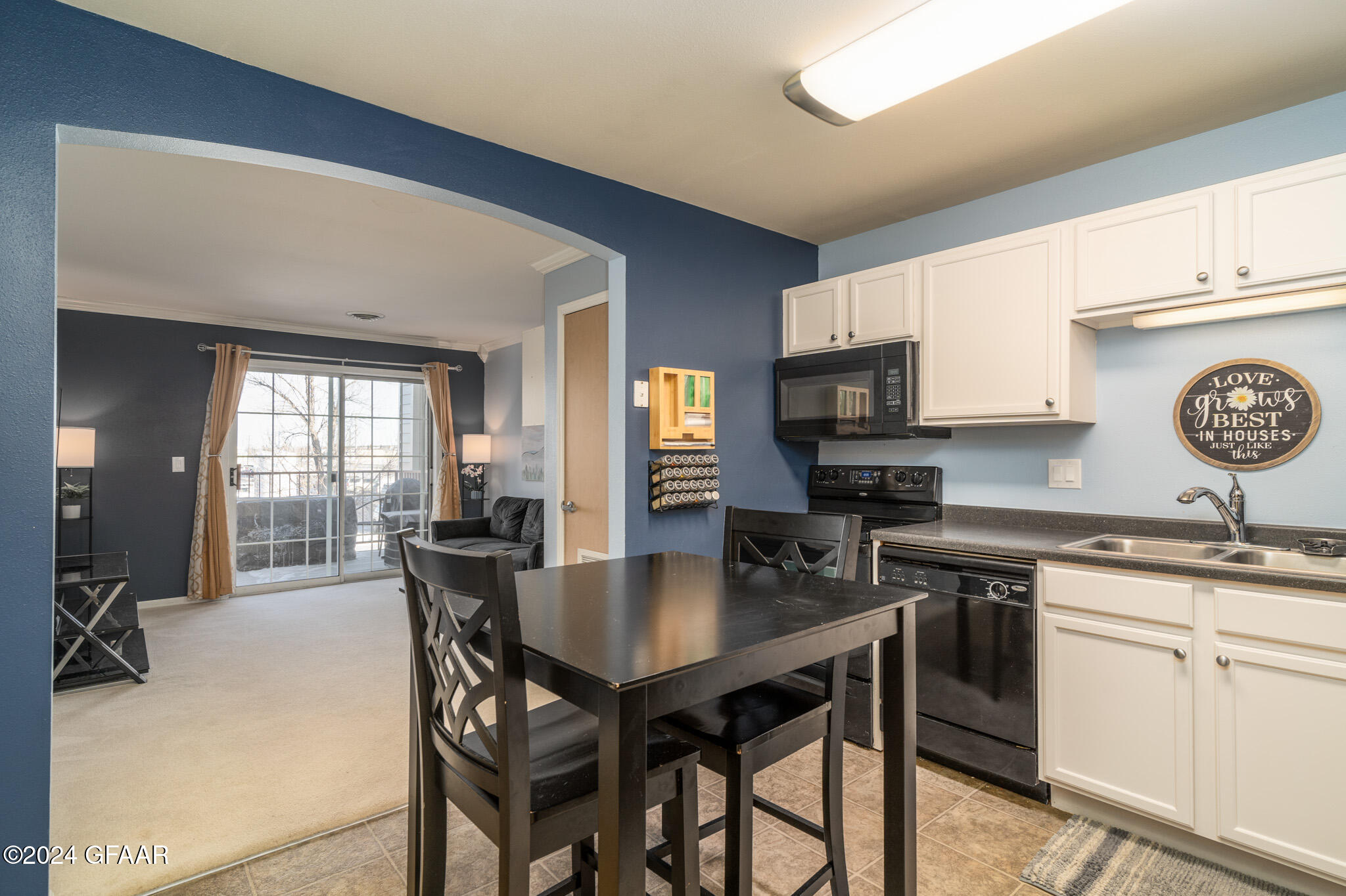 Grand Forks, North Dakota 58201, United States, 1 Bedroom Bedrooms, ,1 BathroomBathrooms,Residential,Pending,26686