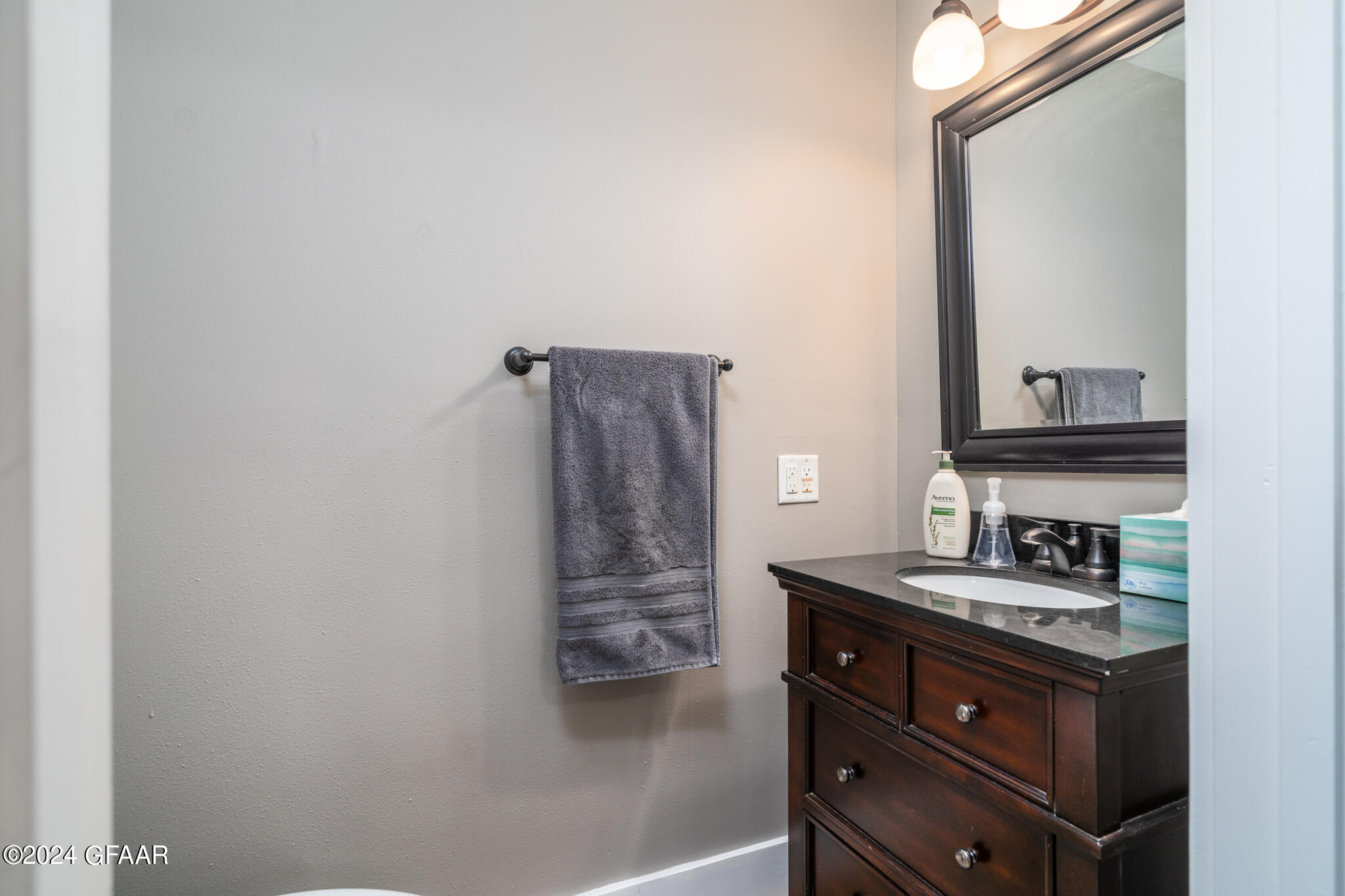 Northwood, North Dakota 58267, United States, 3 Bedrooms Bedrooms, ,2 BathroomsBathrooms,Residential,Pending,45650