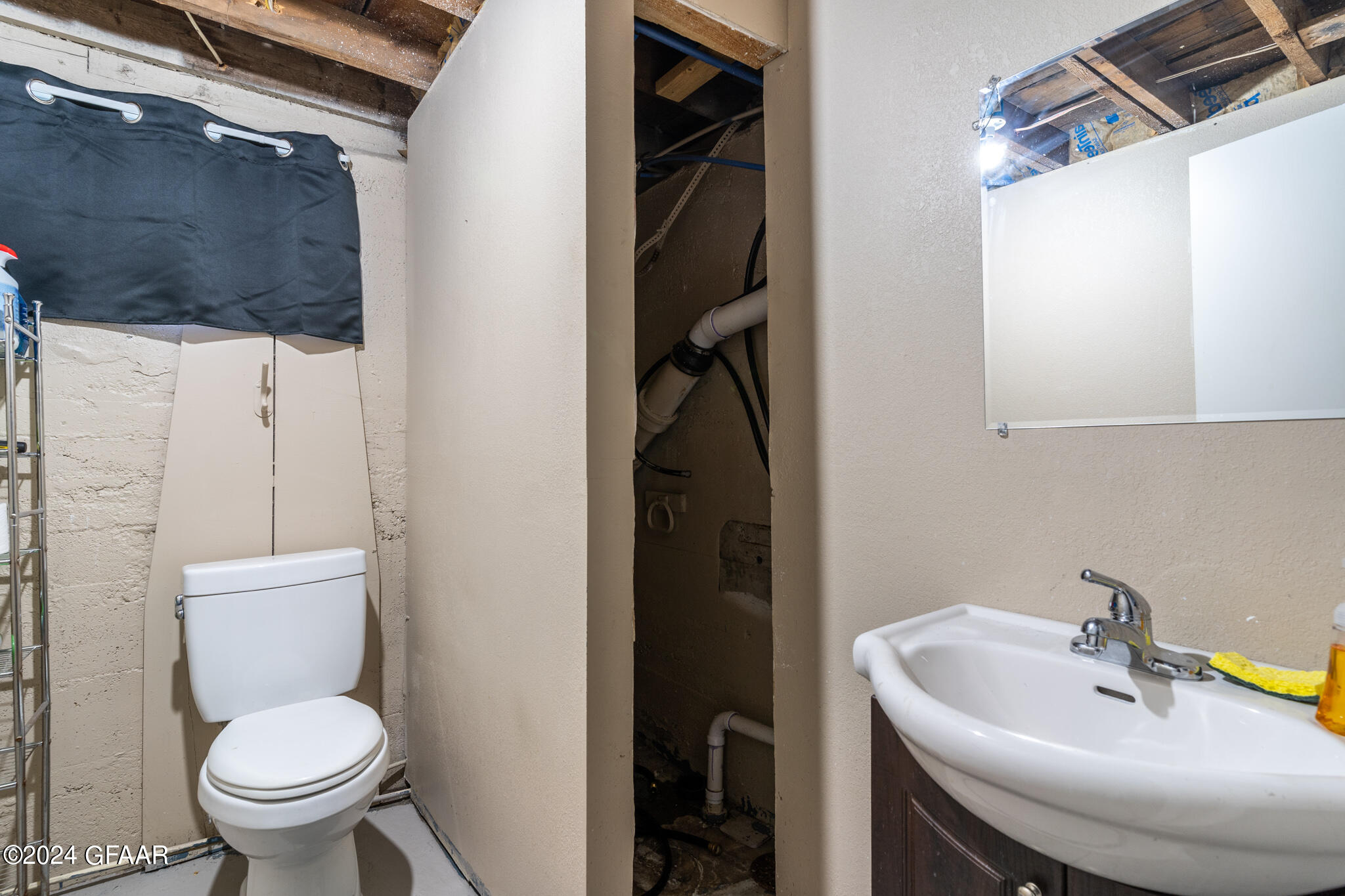 Northwood, North Dakota 58267, United States, 3 Bedrooms Bedrooms, ,2 BathroomsBathrooms,Residential,Pending,45650