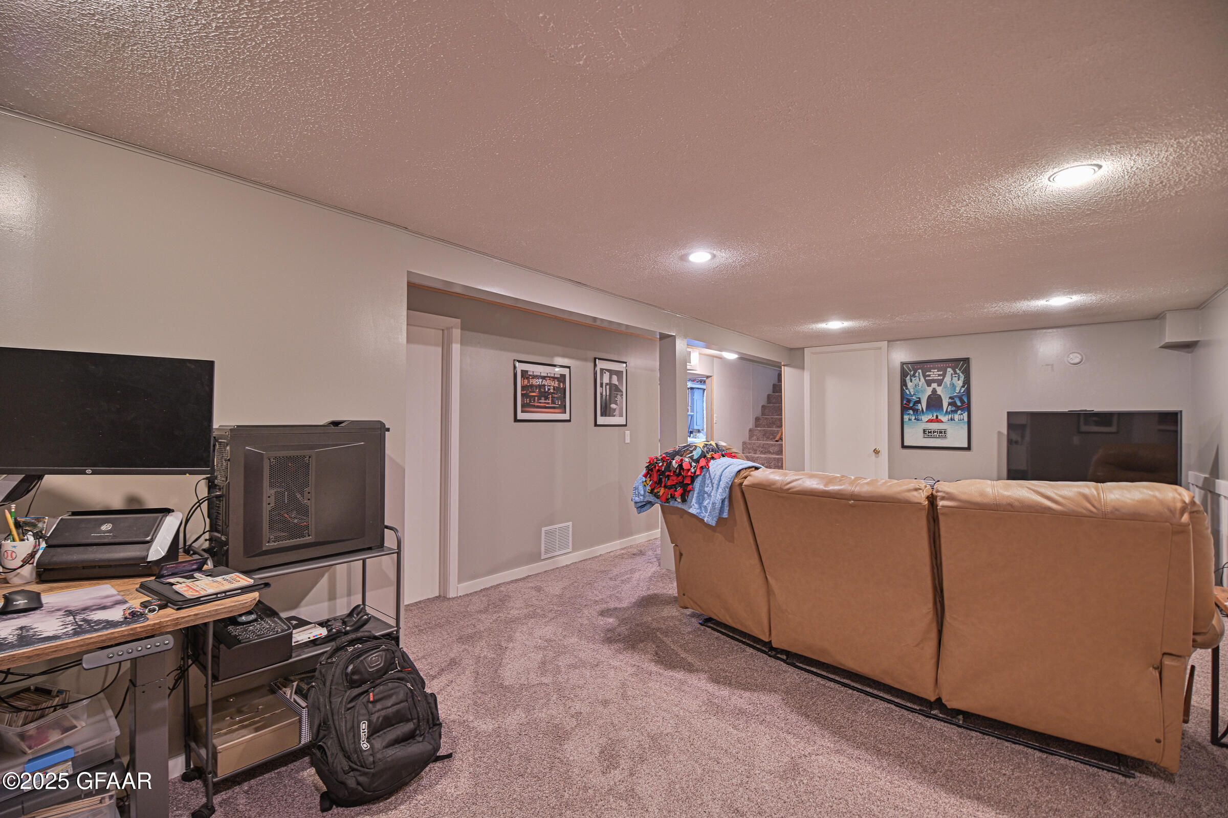 Grand Forks, North Dakota 58201, United States, 4 Bedrooms Bedrooms, ,2 BathroomsBathrooms,Residential,Pending,166311