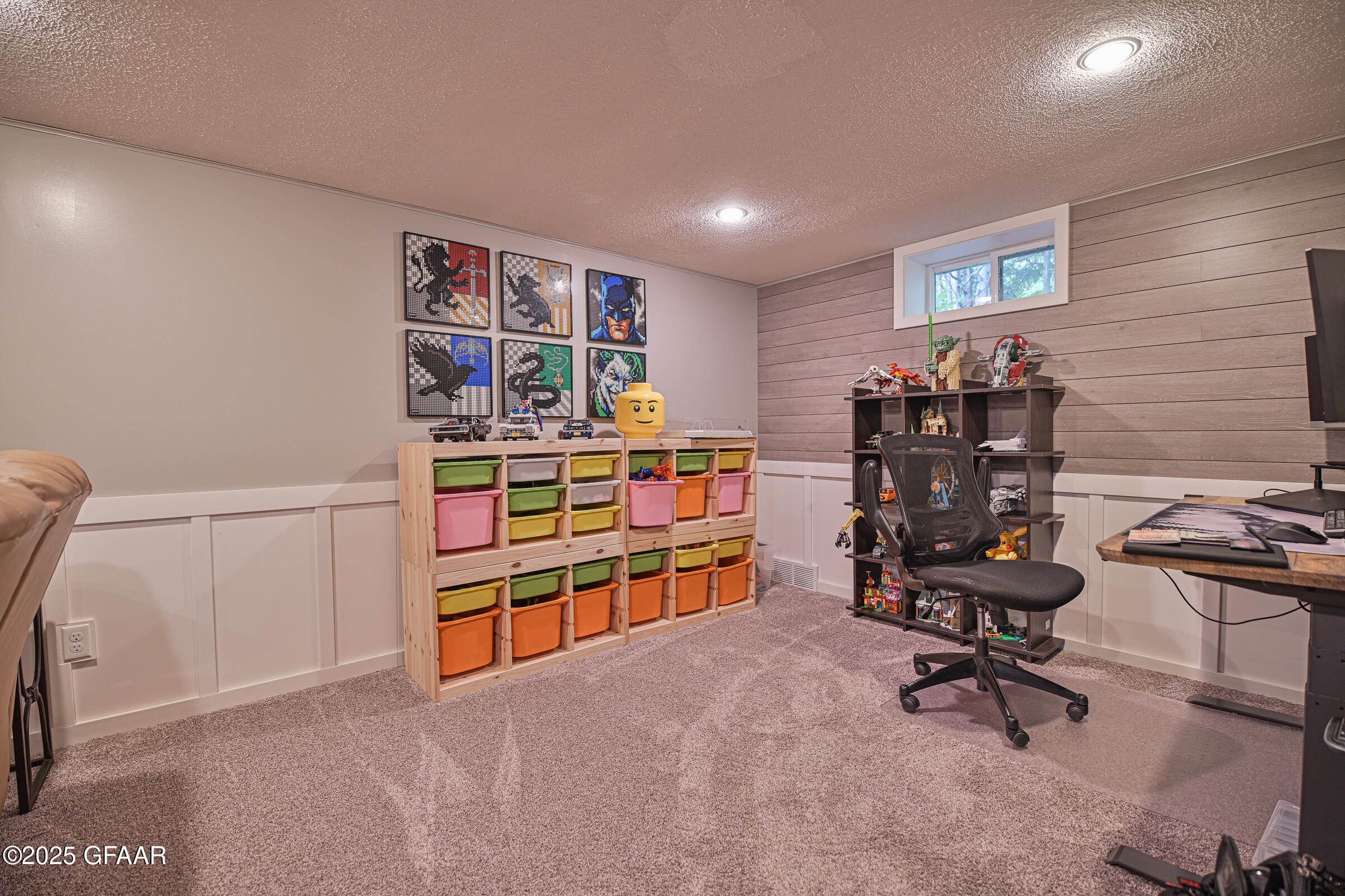 Grand Forks, North Dakota 58201, United States, 4 Bedrooms Bedrooms, ,2 BathroomsBathrooms,Residential,Pending,166311