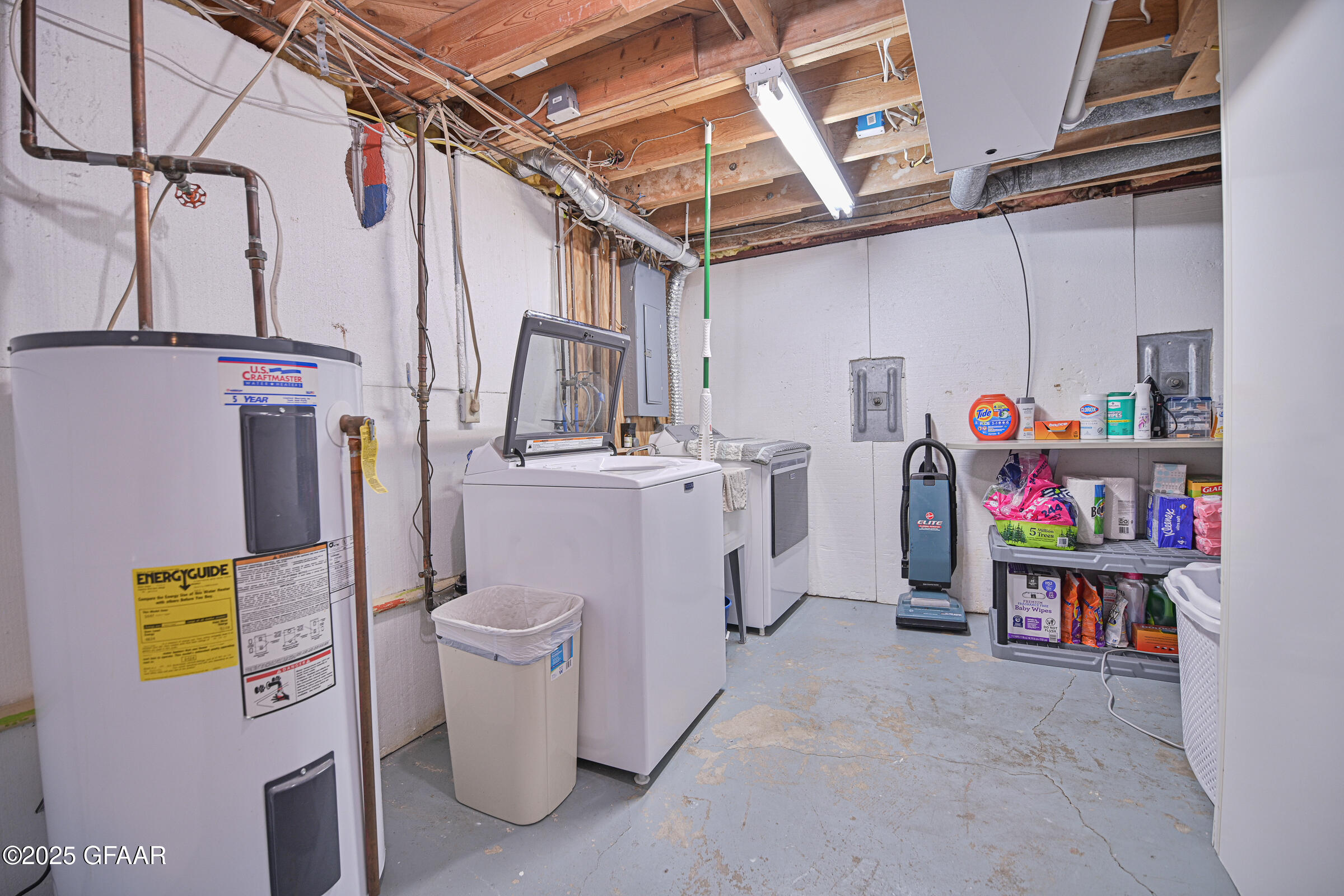 Grand Forks, North Dakota 58201, United States, 4 Bedrooms Bedrooms, ,2 BathroomsBathrooms,Residential,Pending,166311