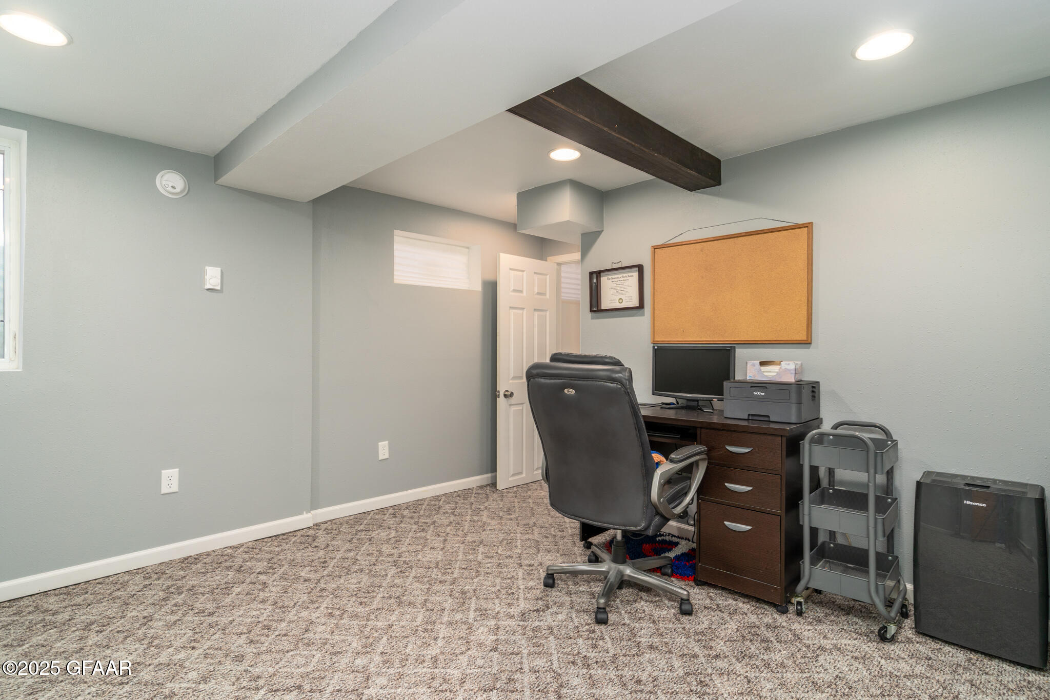 Grand Forks, North Dakota 58203, United States, 3 Bedrooms Bedrooms, ,2 BathroomsBathrooms,Residential,Pending,92684