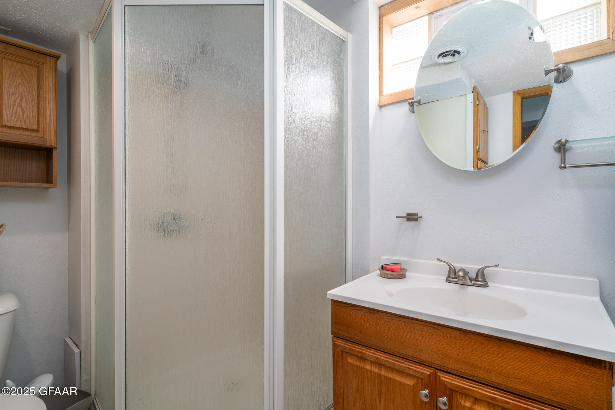 Grand Forks, North Dakota 58203, United States, 3 Bedrooms Bedrooms, ,2 BathroomsBathrooms,Residential,Pending,92684