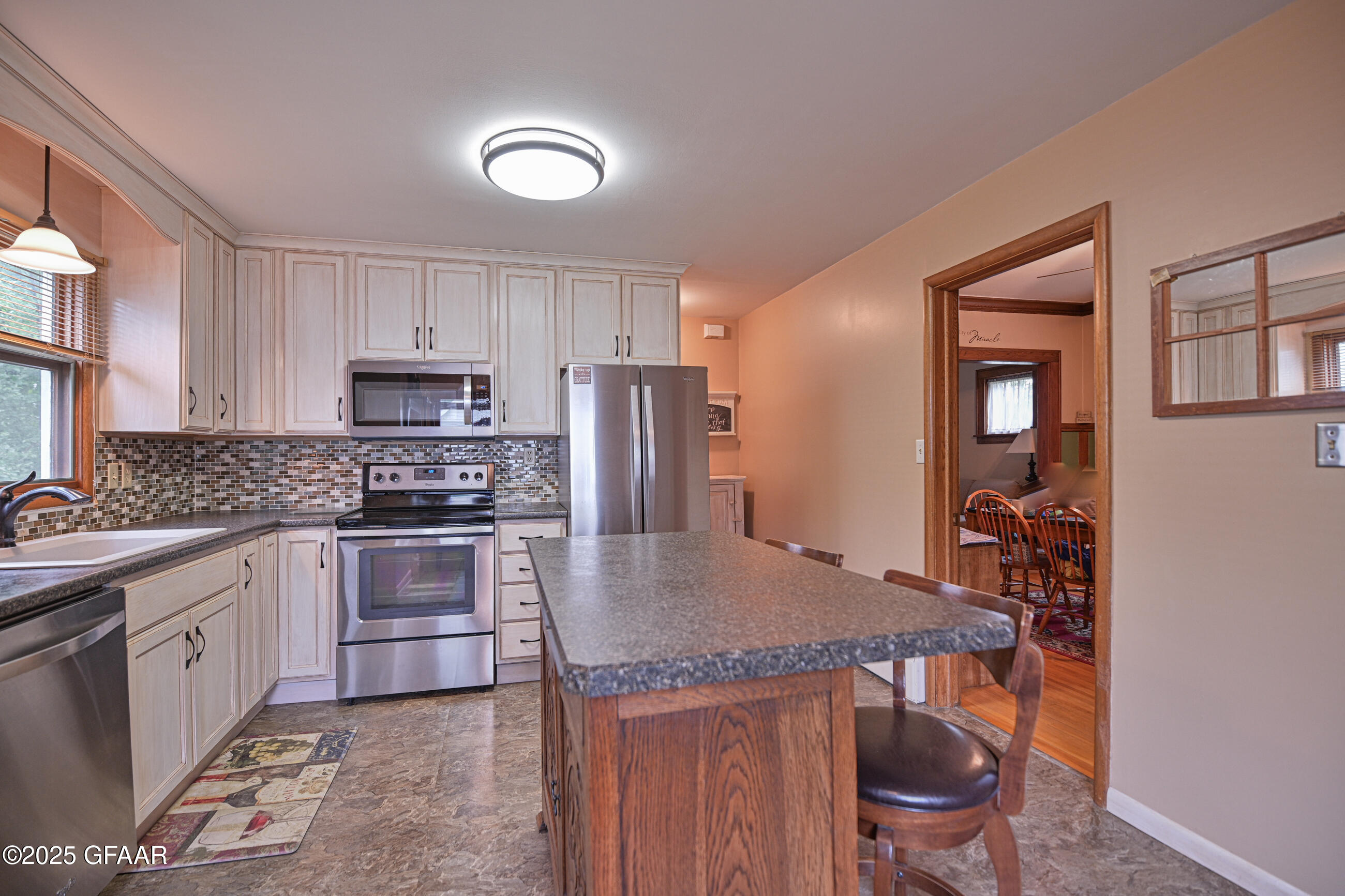 Grand Forks, North Dakota 58201, United States, 3 Bedrooms Bedrooms, ,2 BathroomsBathrooms,Residential,Pending,166318