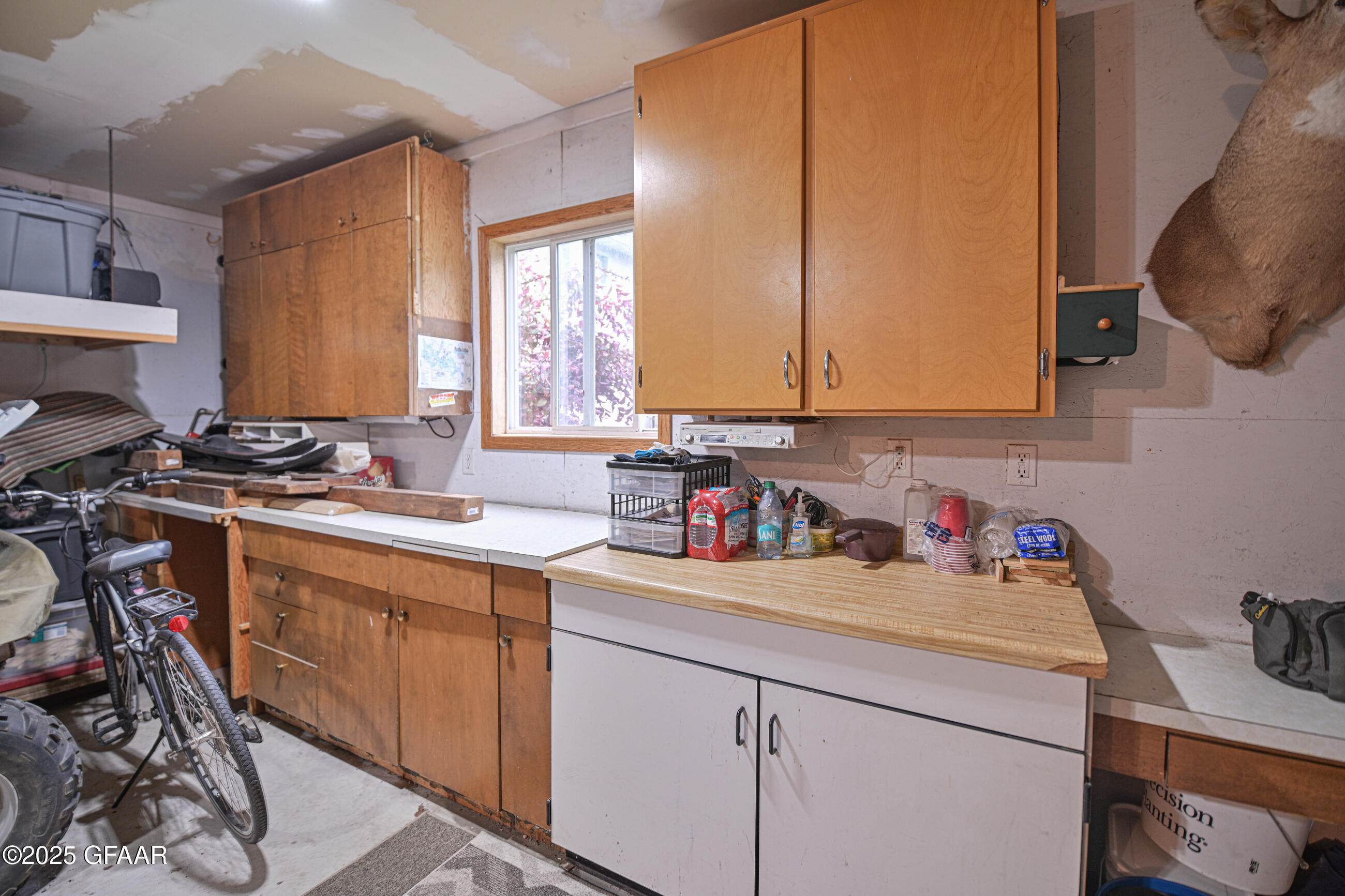 Grand Forks, North Dakota 58201, United States, 3 Bedrooms Bedrooms, ,2 BathroomsBathrooms,Residential,Pending,166318