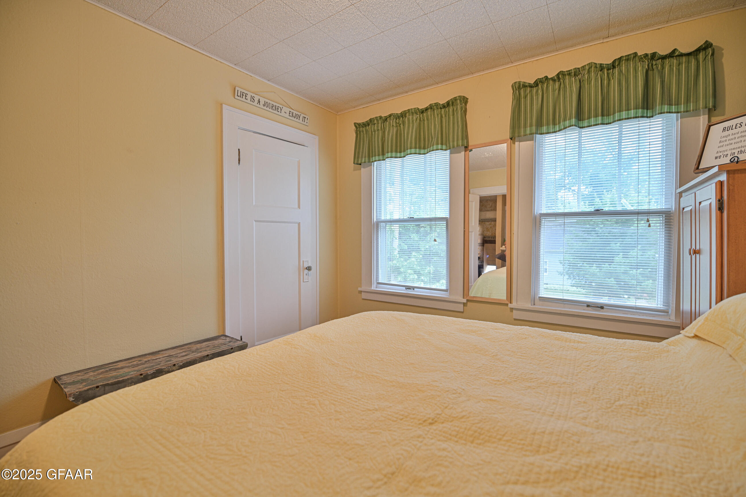 Grand Forks, North Dakota 58201, United States, 3 Bedrooms Bedrooms, ,2 BathroomsBathrooms,Residential,Pending,166318