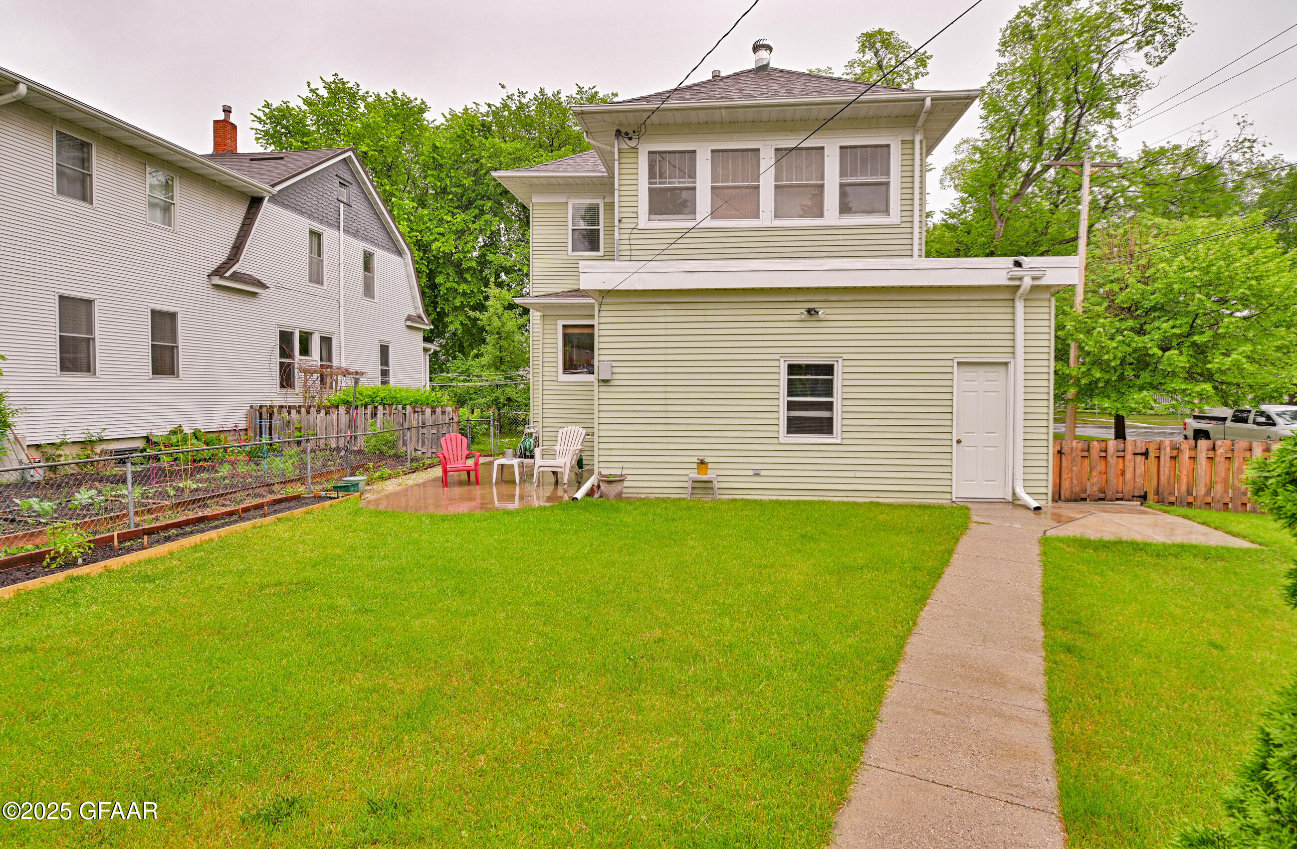 Grand Forks, North Dakota 58201, United States, 3 Bedrooms Bedrooms, ,2 BathroomsBathrooms,Residential,Pending,166318