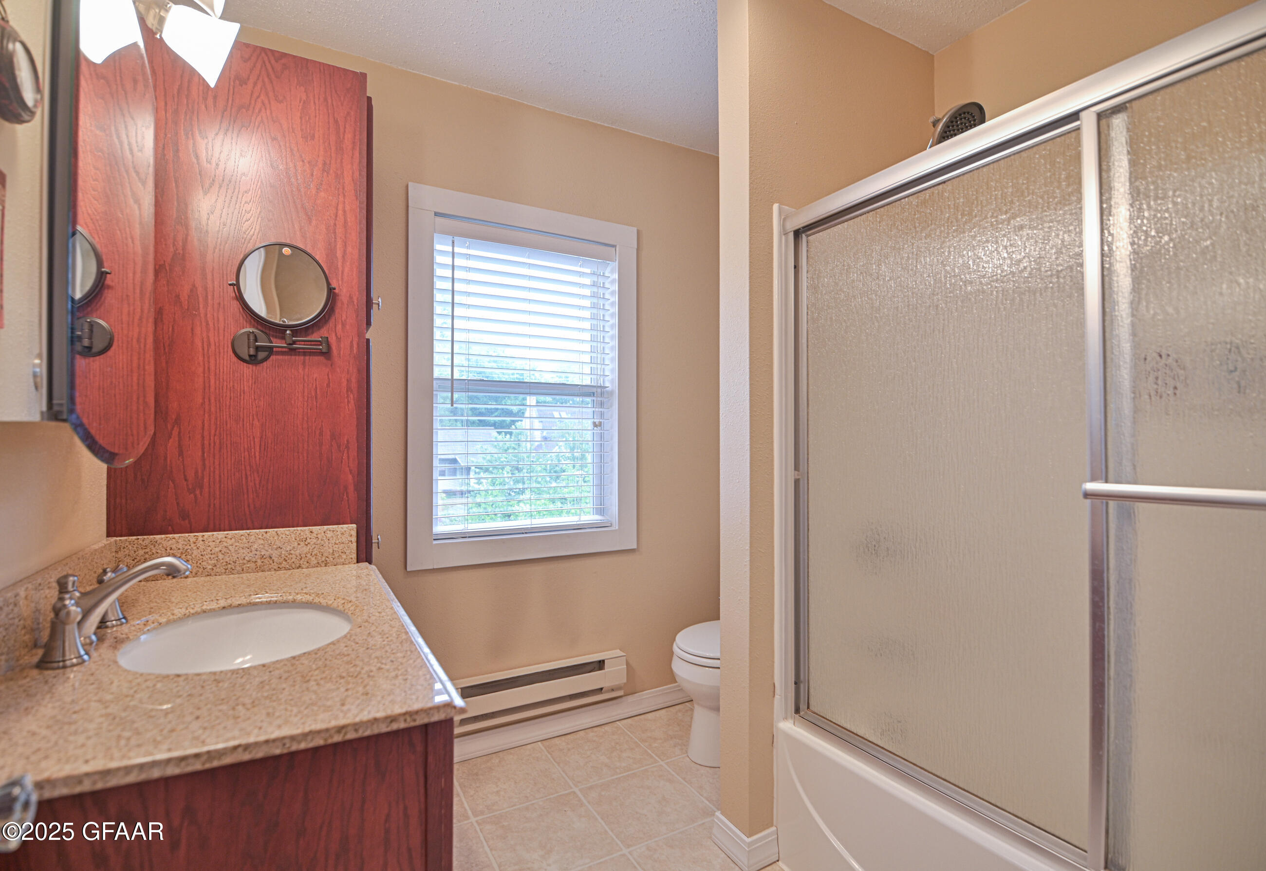 Grand Forks, North Dakota 58201, United States, 3 Bedrooms Bedrooms, ,2 BathroomsBathrooms,Residential,Pending,166318