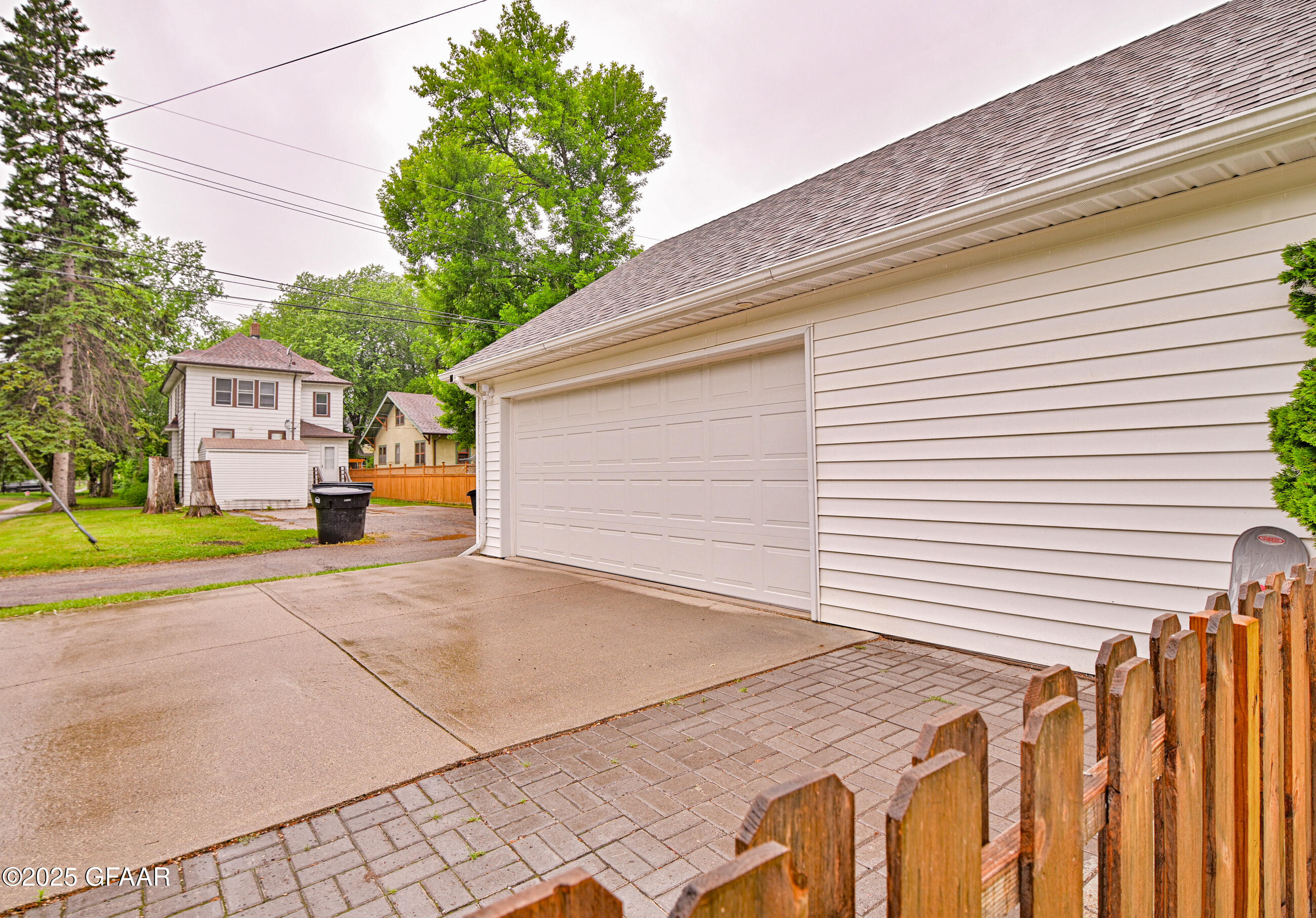 Grand Forks, North Dakota 58201, United States, 3 Bedrooms Bedrooms, ,2 BathroomsBathrooms,Residential,Pending,166318