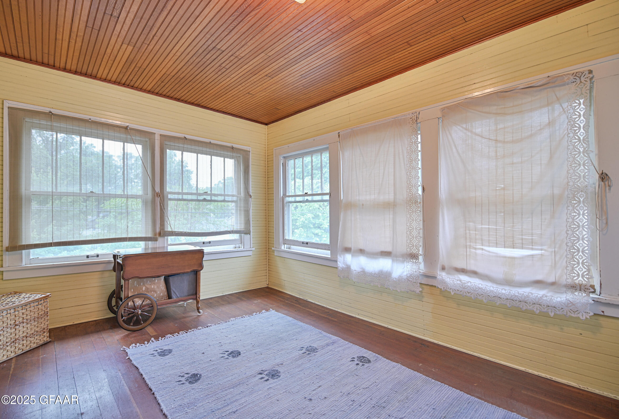 Grand Forks, North Dakota 58201, United States, 3 Bedrooms Bedrooms, ,2 BathroomsBathrooms,Residential,Pending,166318