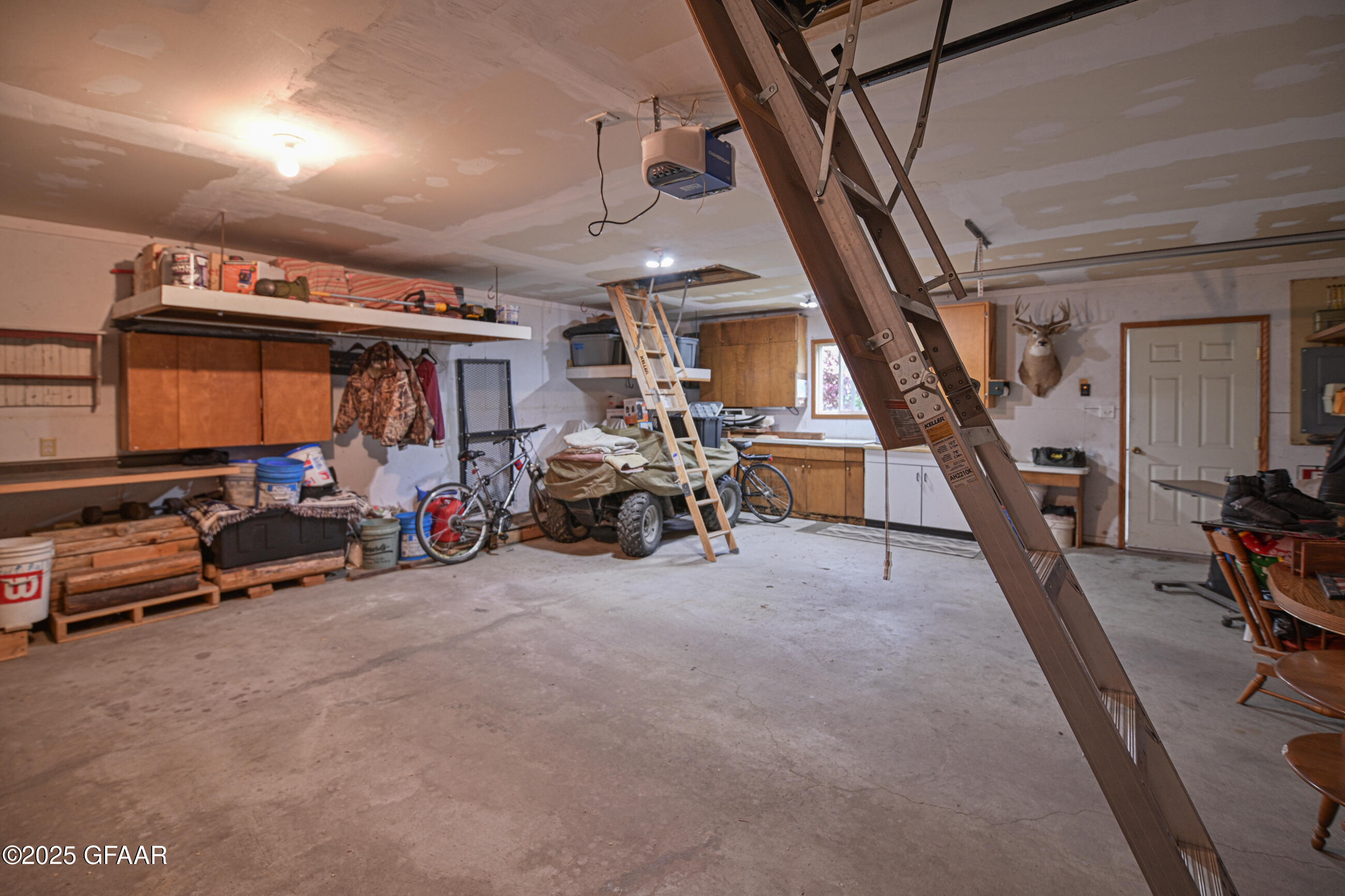 Grand Forks, North Dakota 58201, United States, 3 Bedrooms Bedrooms, ,2 BathroomsBathrooms,Residential,Pending,166318