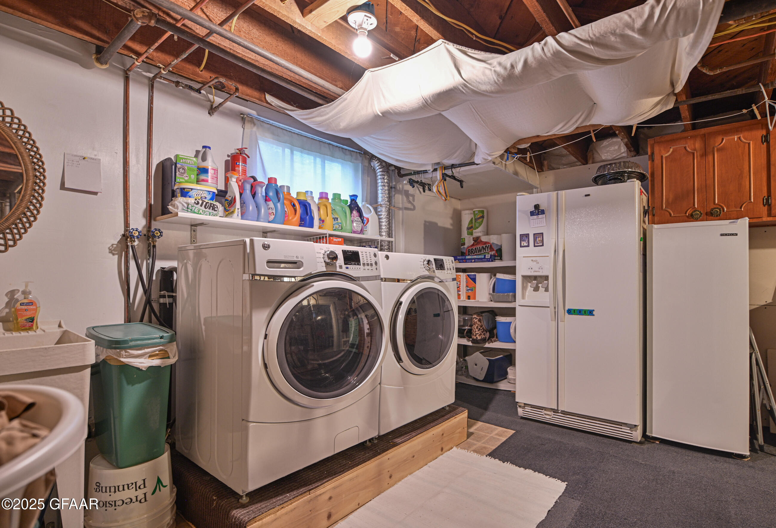 Grand Forks, North Dakota 58201, United States, 3 Bedrooms Bedrooms, ,2 BathroomsBathrooms,Residential,Pending,166318