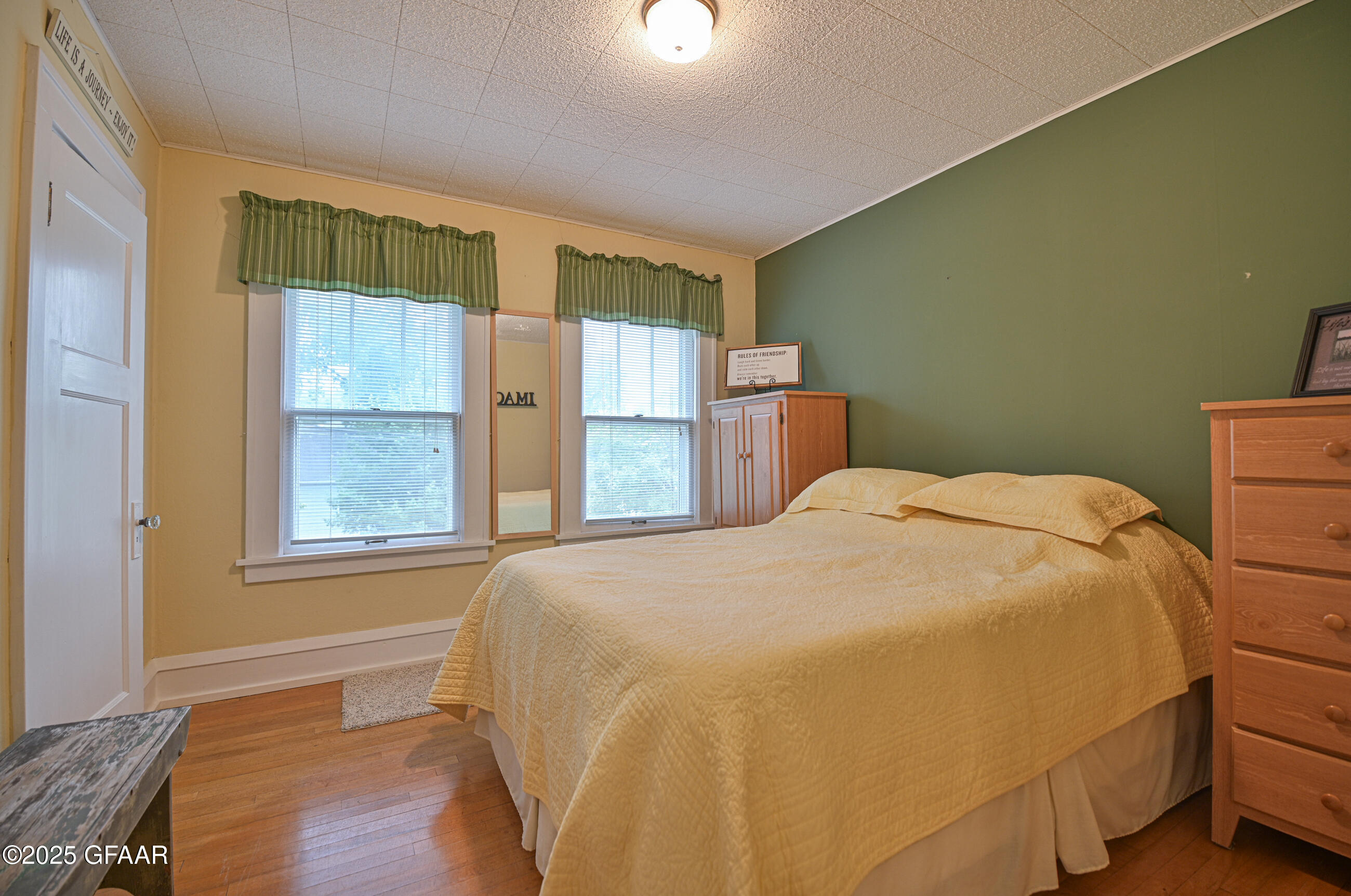 Grand Forks, North Dakota 58201, United States, 3 Bedrooms Bedrooms, ,2 BathroomsBathrooms,Residential,Pending,166318