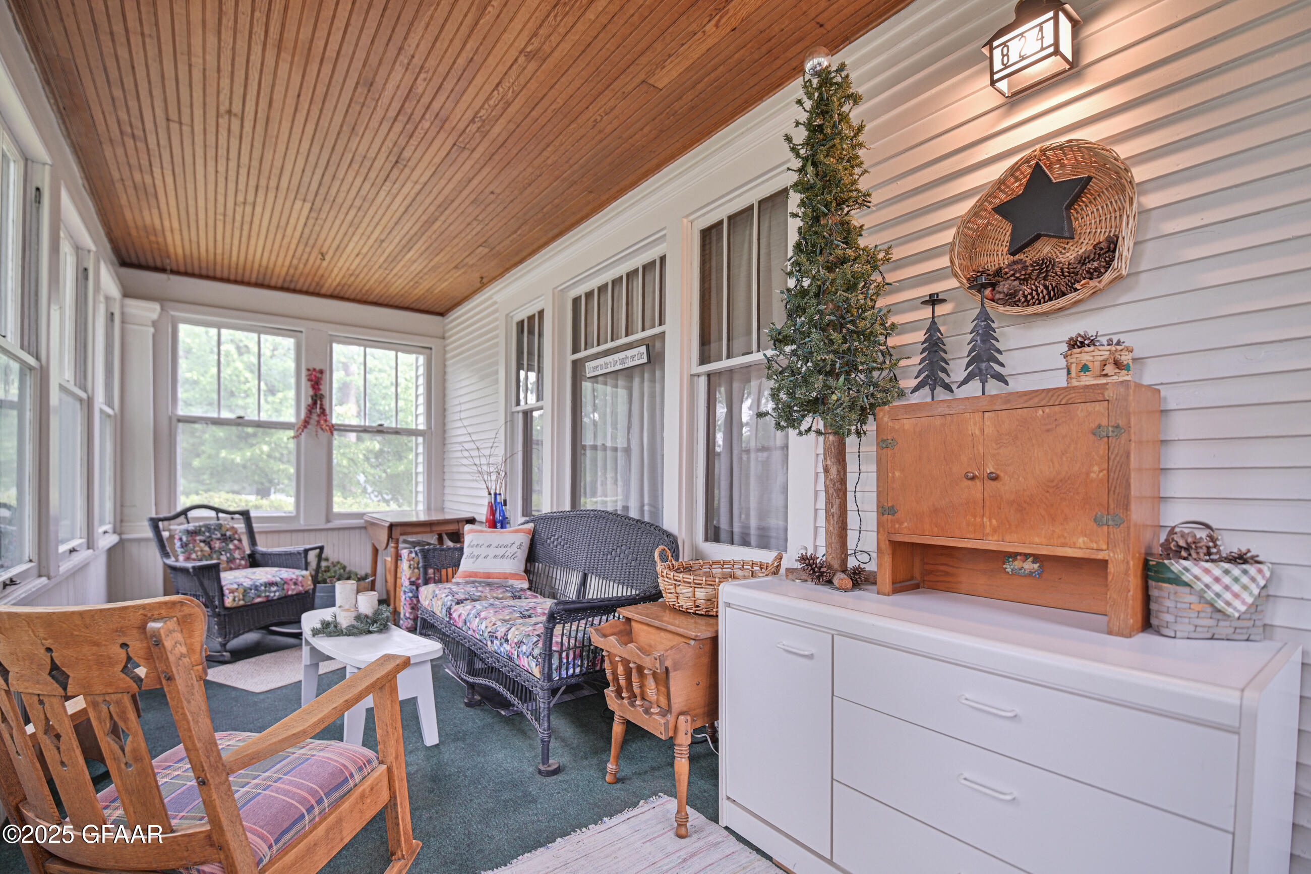 Grand Forks, North Dakota 58201, United States, 3 Bedrooms Bedrooms, ,2 BathroomsBathrooms,Residential,Pending,166318