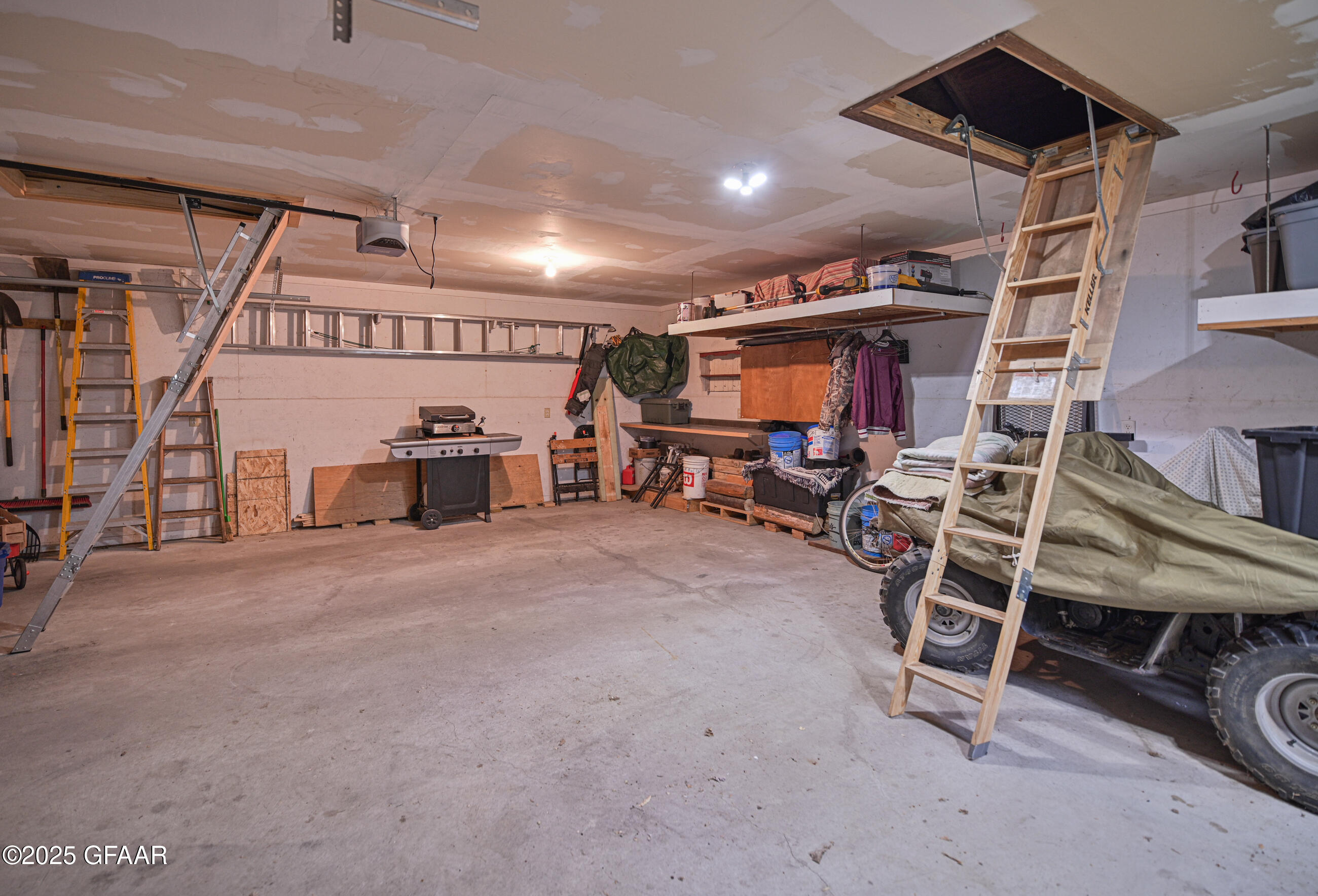 Grand Forks, North Dakota 58201, United States, 3 Bedrooms Bedrooms, ,2 BathroomsBathrooms,Residential,Pending,166318