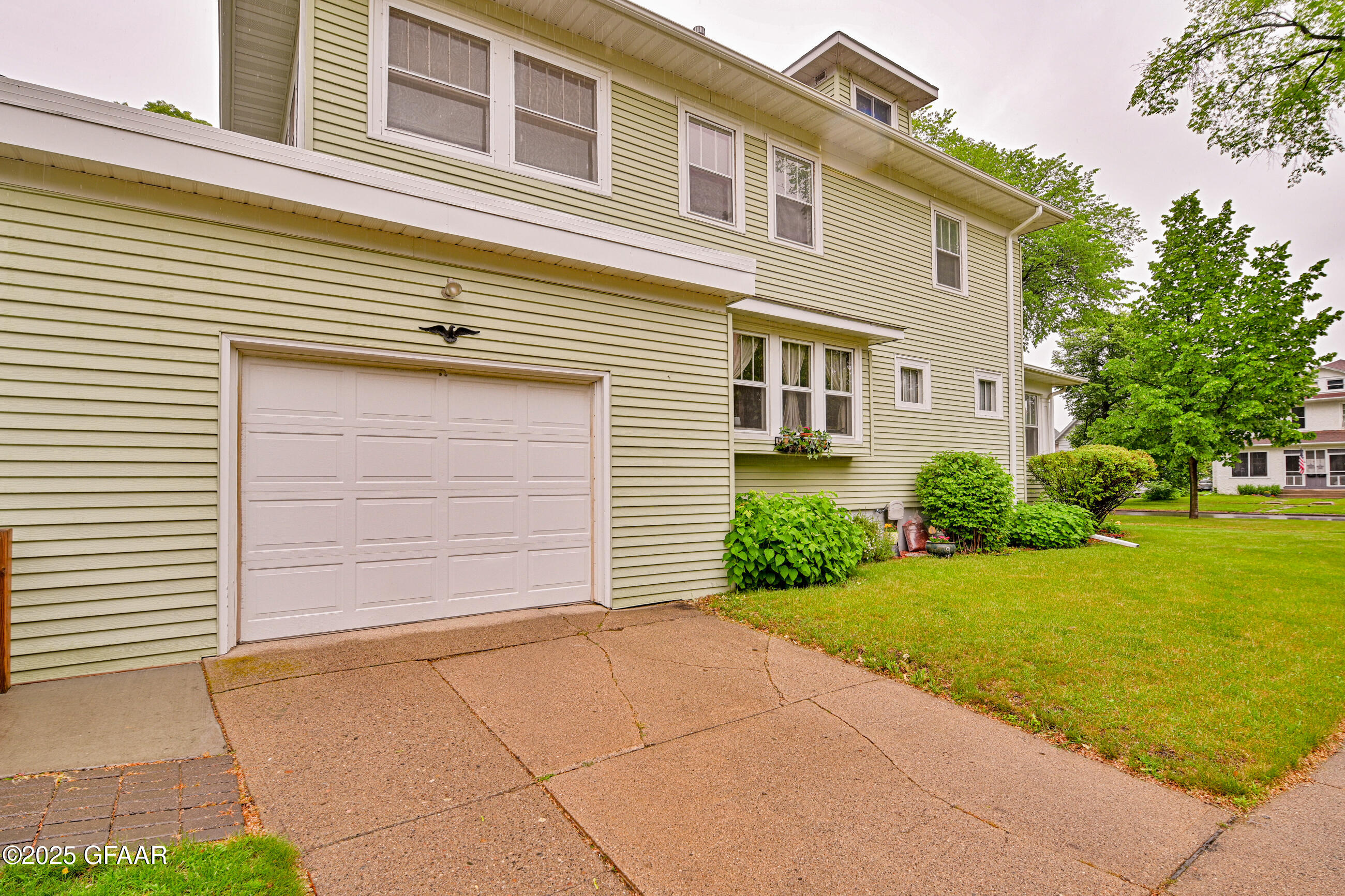 Grand Forks, North Dakota 58201, United States, 3 Bedrooms Bedrooms, ,2 BathroomsBathrooms,Residential,Pending,166318