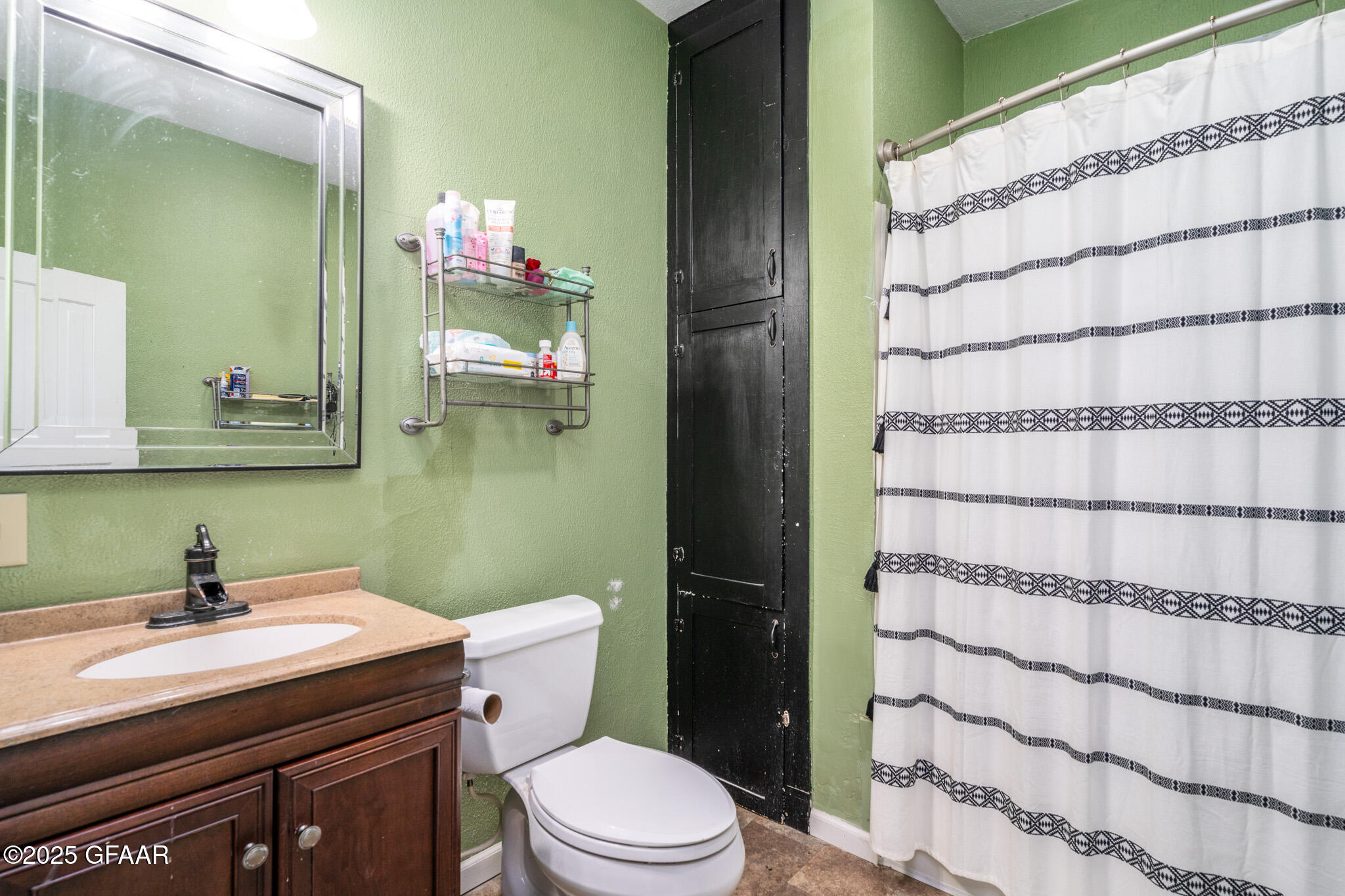 Hatton, North Dakota 58240, United States, 4 Bedrooms Bedrooms, ,2 BathroomsBathrooms,Residential,Active,20298