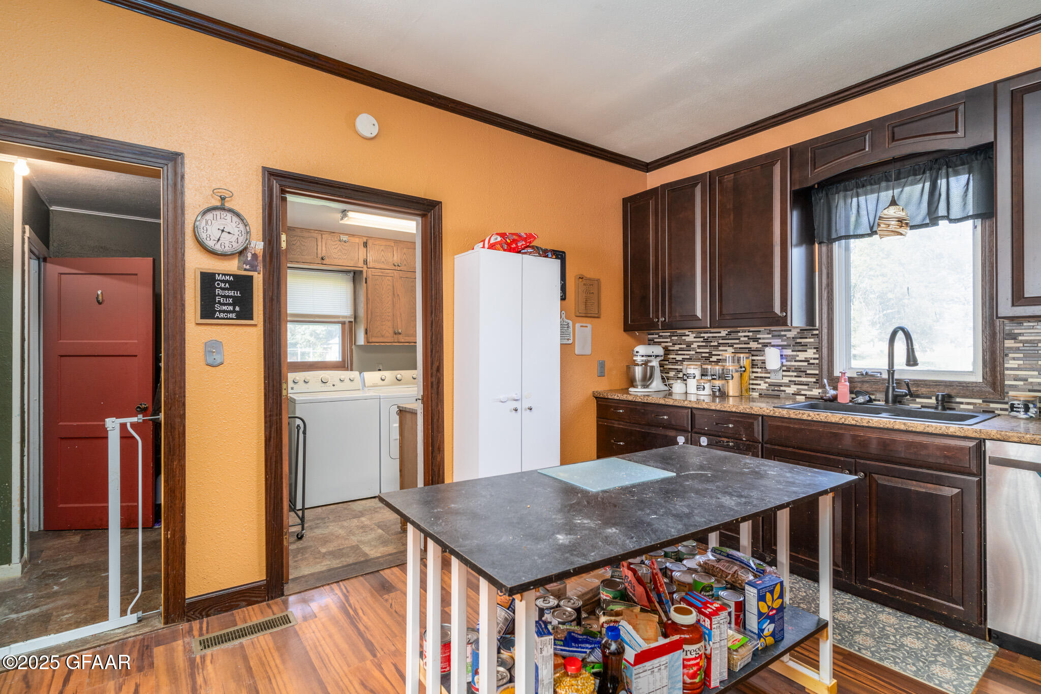 Hatton, North Dakota 58240, United States, 4 Bedrooms Bedrooms, ,2 BathroomsBathrooms,Residential,Active,20298