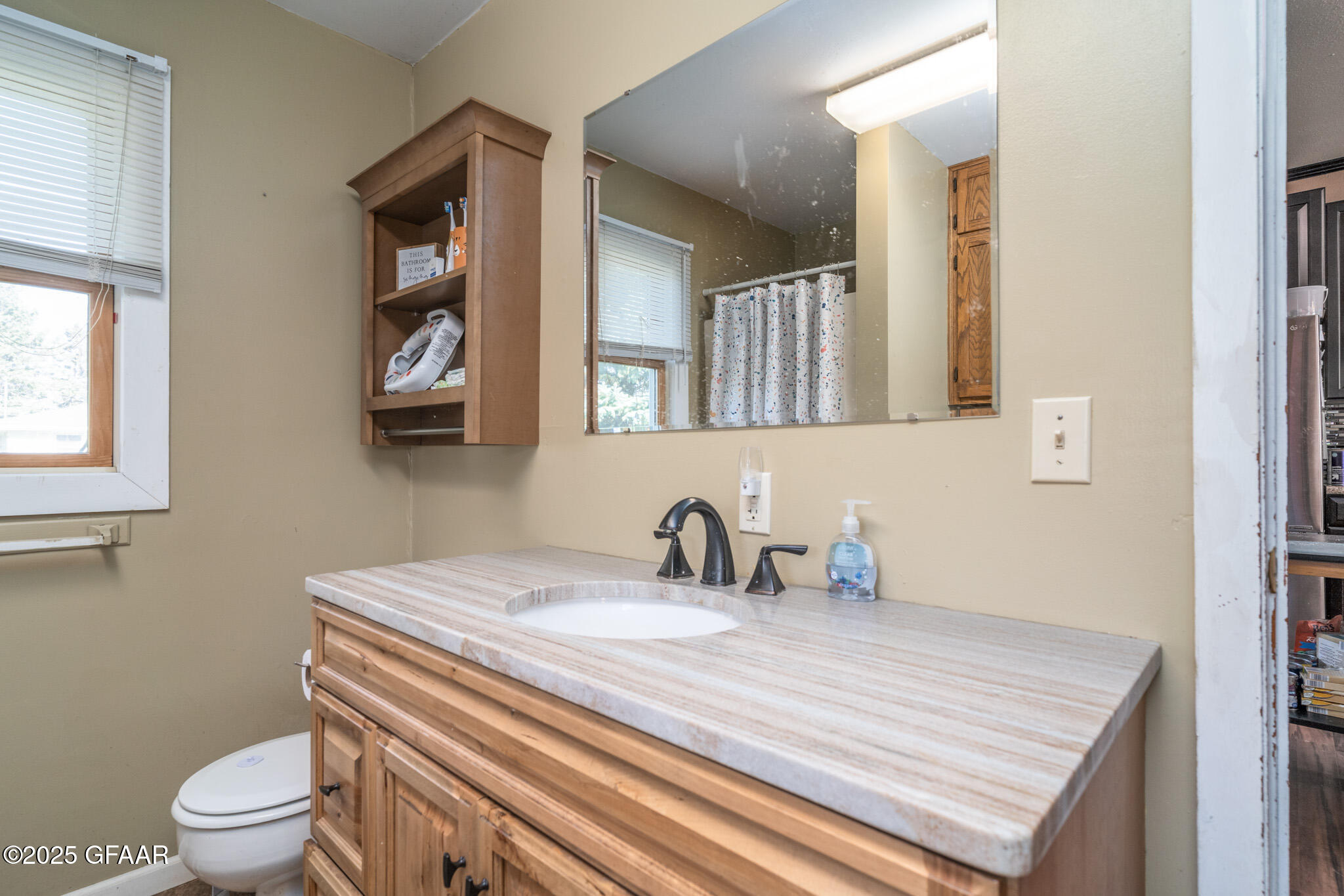 Hatton, North Dakota 58240, United States, 4 Bedrooms Bedrooms, ,2 BathroomsBathrooms,Residential,Active,20298