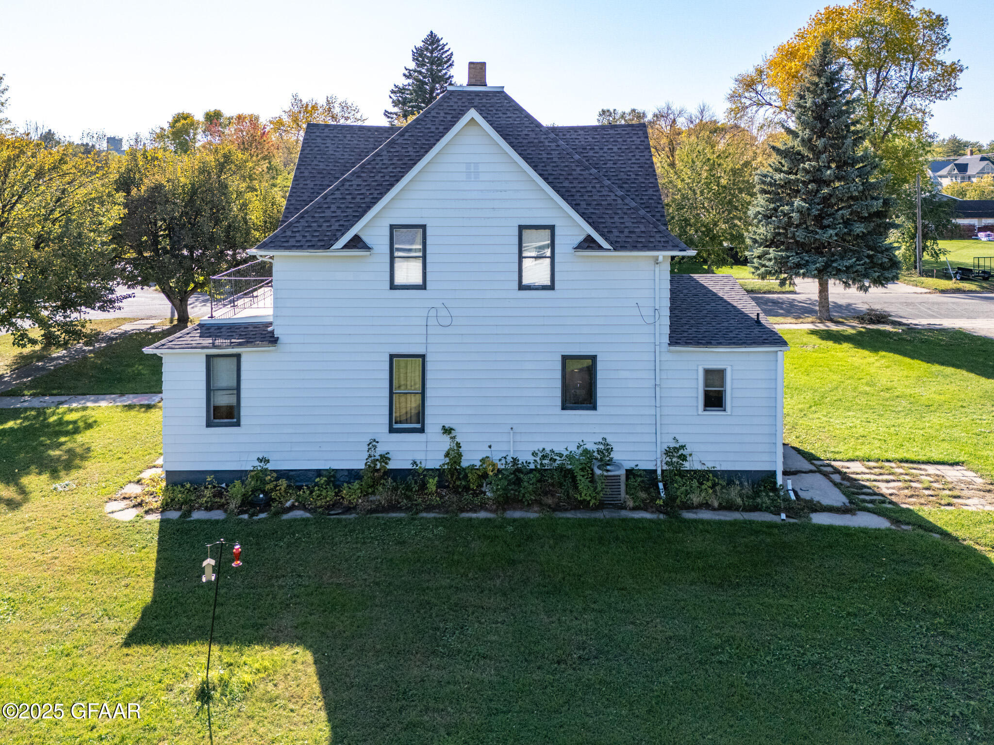 Hatton, North Dakota 58240, United States, 4 Bedrooms Bedrooms, ,2 BathroomsBathrooms,Residential,Active,20298