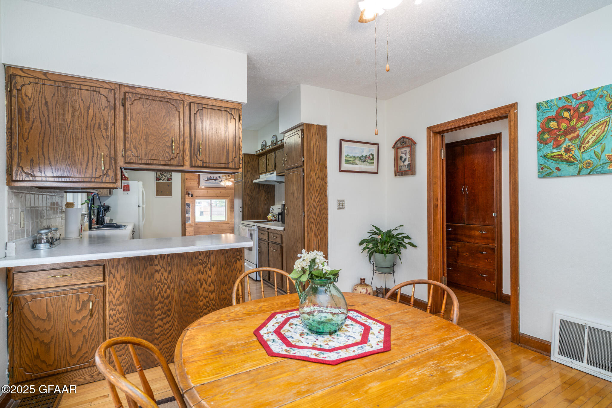 Larimore, North Dakota 58251, United States, 3 Bedrooms Bedrooms, ,1 BathroomBathrooms,Residential,Contingent,143717