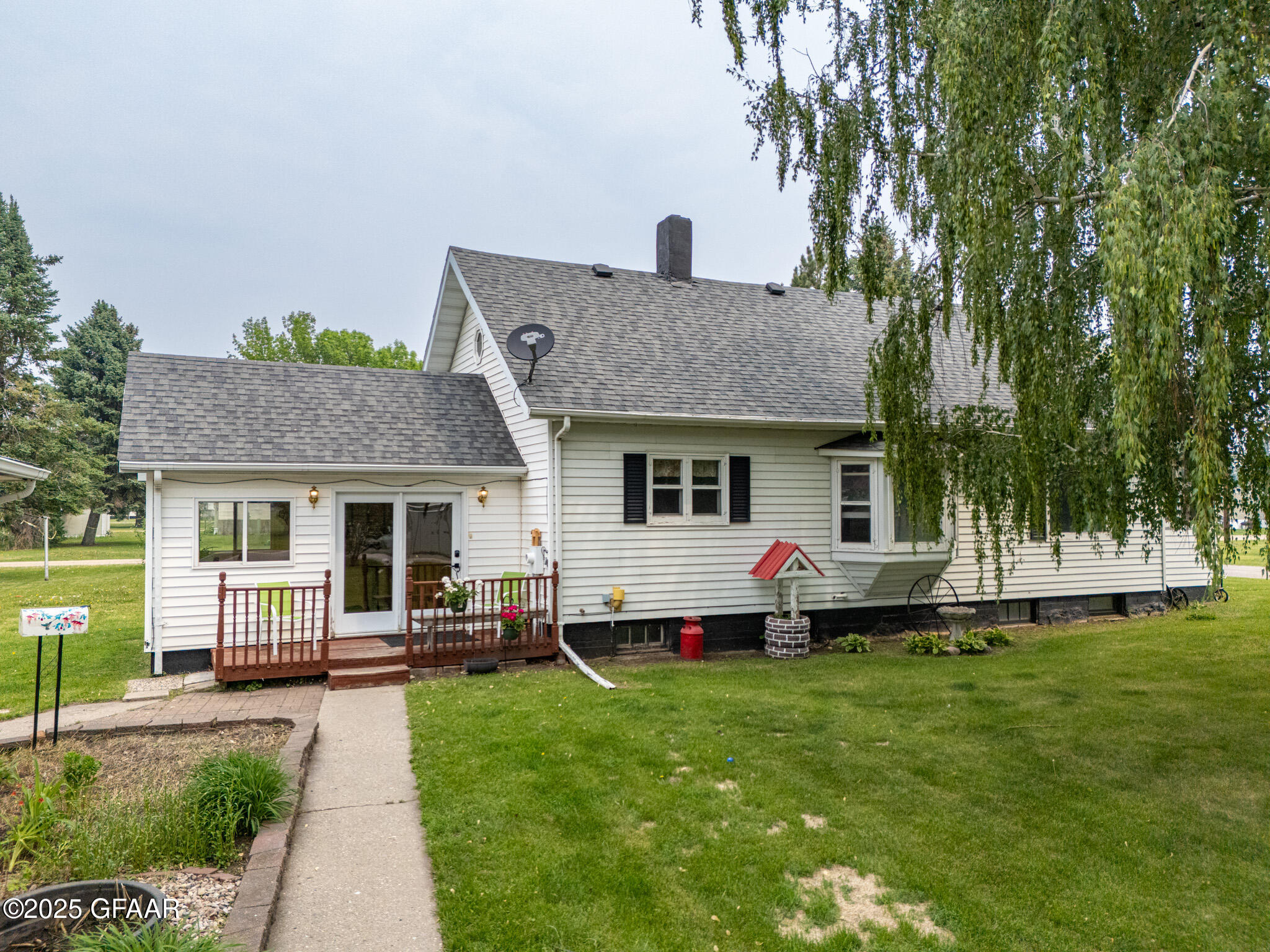 Larimore, North Dakota 58251, United States, 3 Bedrooms Bedrooms, ,1 BathroomBathrooms,Residential,Contingent,143717