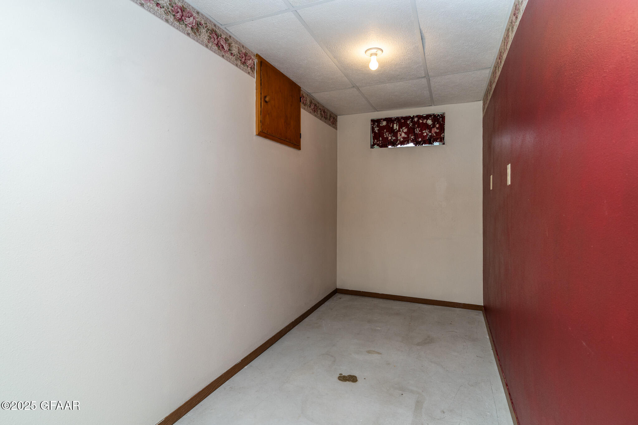 Larimore, North Dakota 58251, United States, 3 Bedrooms Bedrooms, ,1 BathroomBathrooms,Residential,Contingent,143717