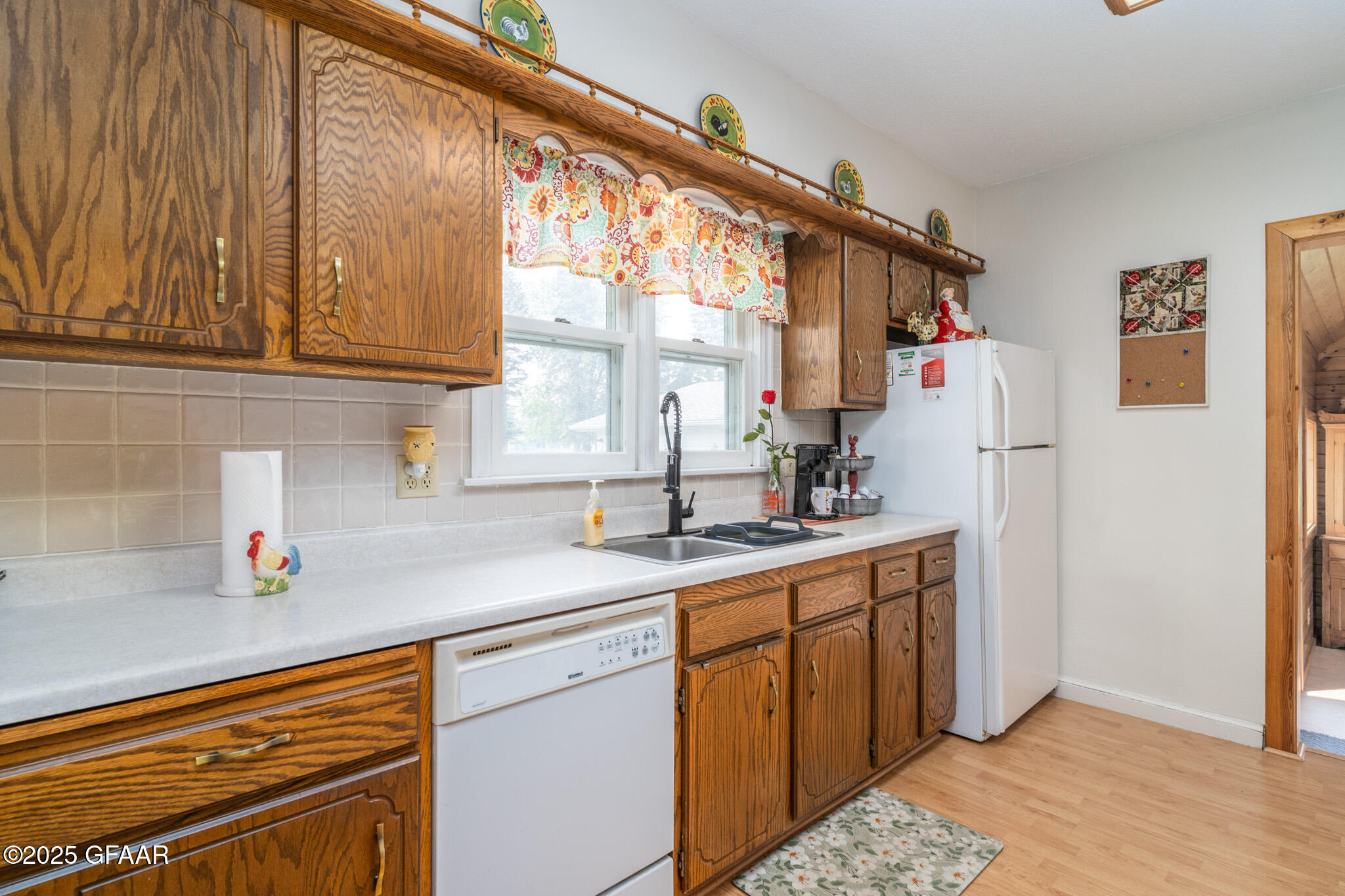 Larimore, North Dakota 58251, United States, 3 Bedrooms Bedrooms, ,1 BathroomBathrooms,Residential,Contingent,143717