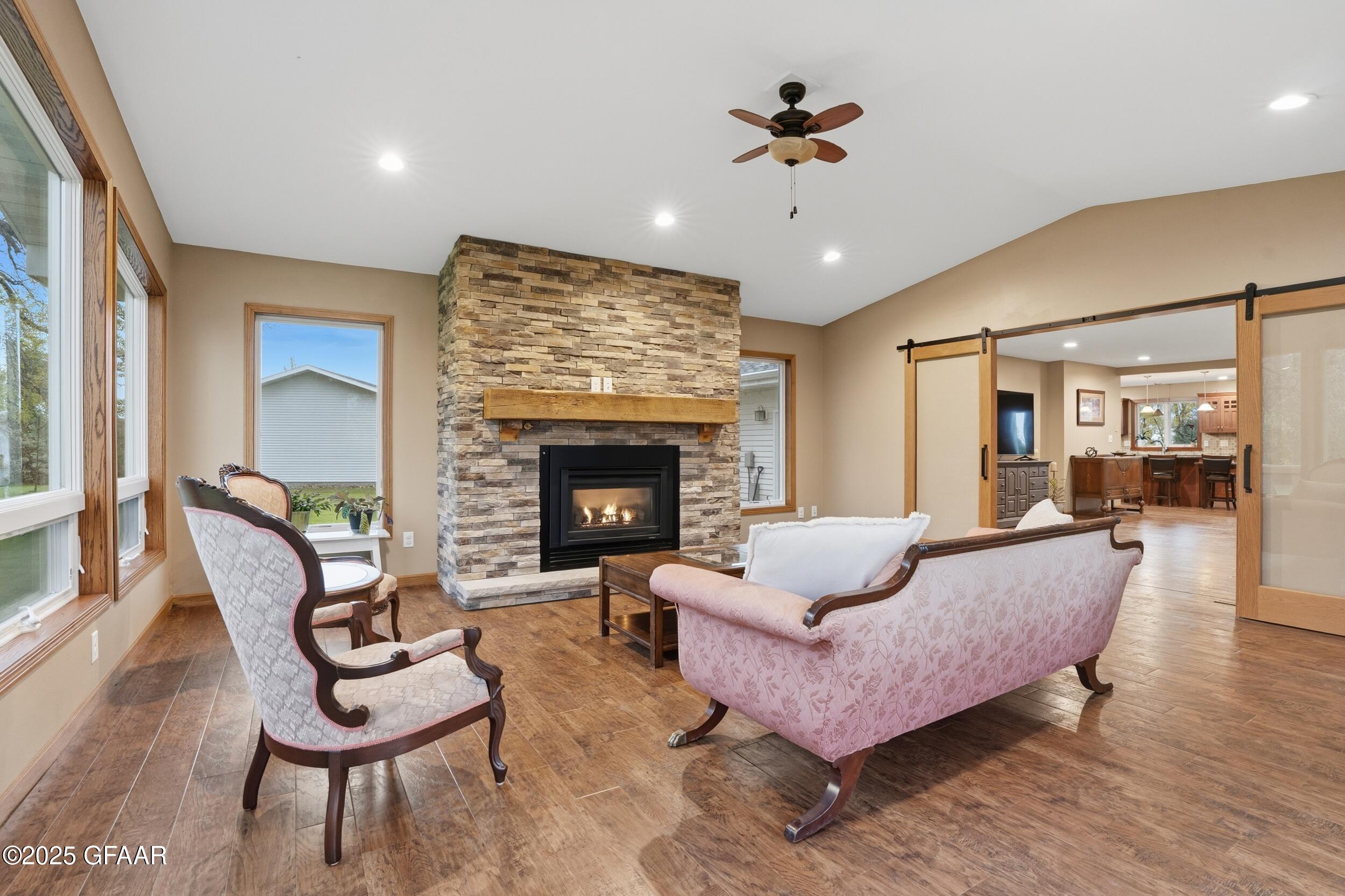 Grand Forks, North Dakota 58201, United States, 4 Bedrooms Bedrooms, ,3 BathroomsBathrooms,Residential,Active,229784