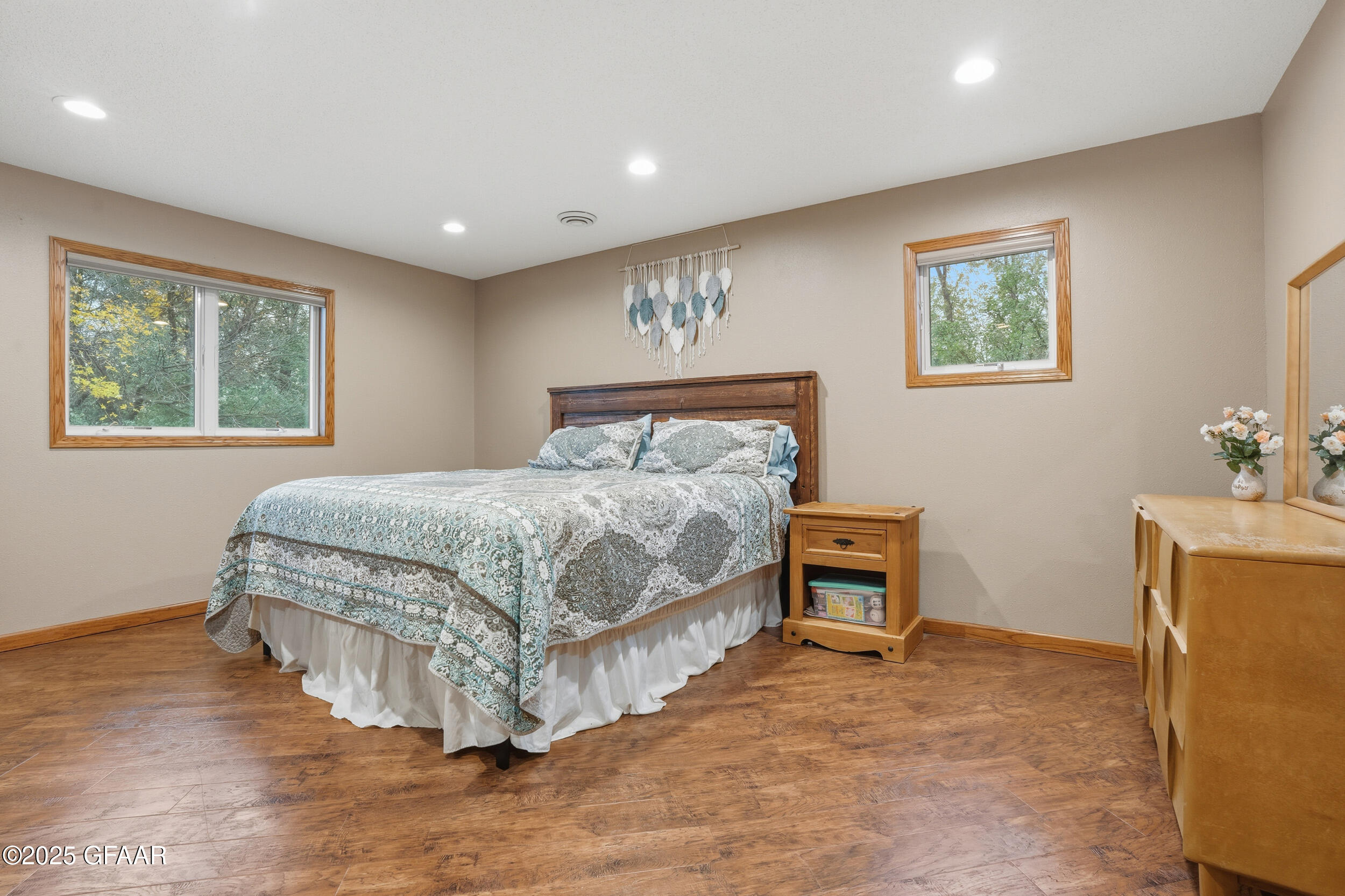 Grand Forks, North Dakota 58201, United States, 4 Bedrooms Bedrooms, ,3 BathroomsBathrooms,Residential,Active,229784