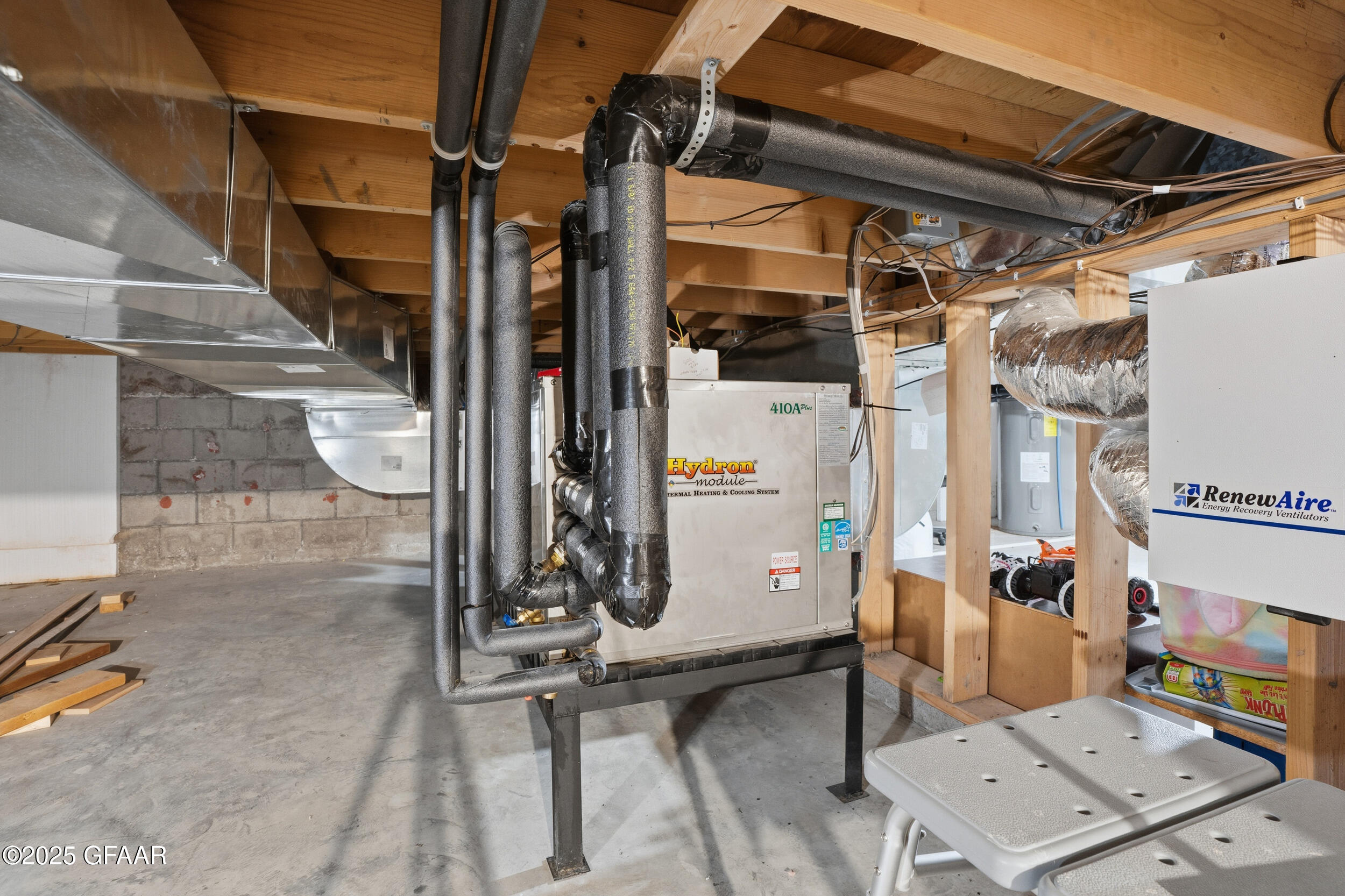 Grand Forks, North Dakota 58201, United States, 4 Bedrooms Bedrooms, ,3 BathroomsBathrooms,Residential,Active,229784