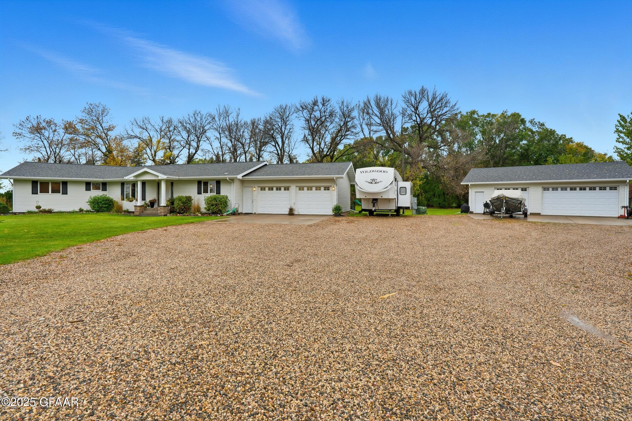 Grand Forks, North Dakota 58201, United States, 4 Bedrooms Bedrooms, ,3 BathroomsBathrooms,Residential,Active,229784
