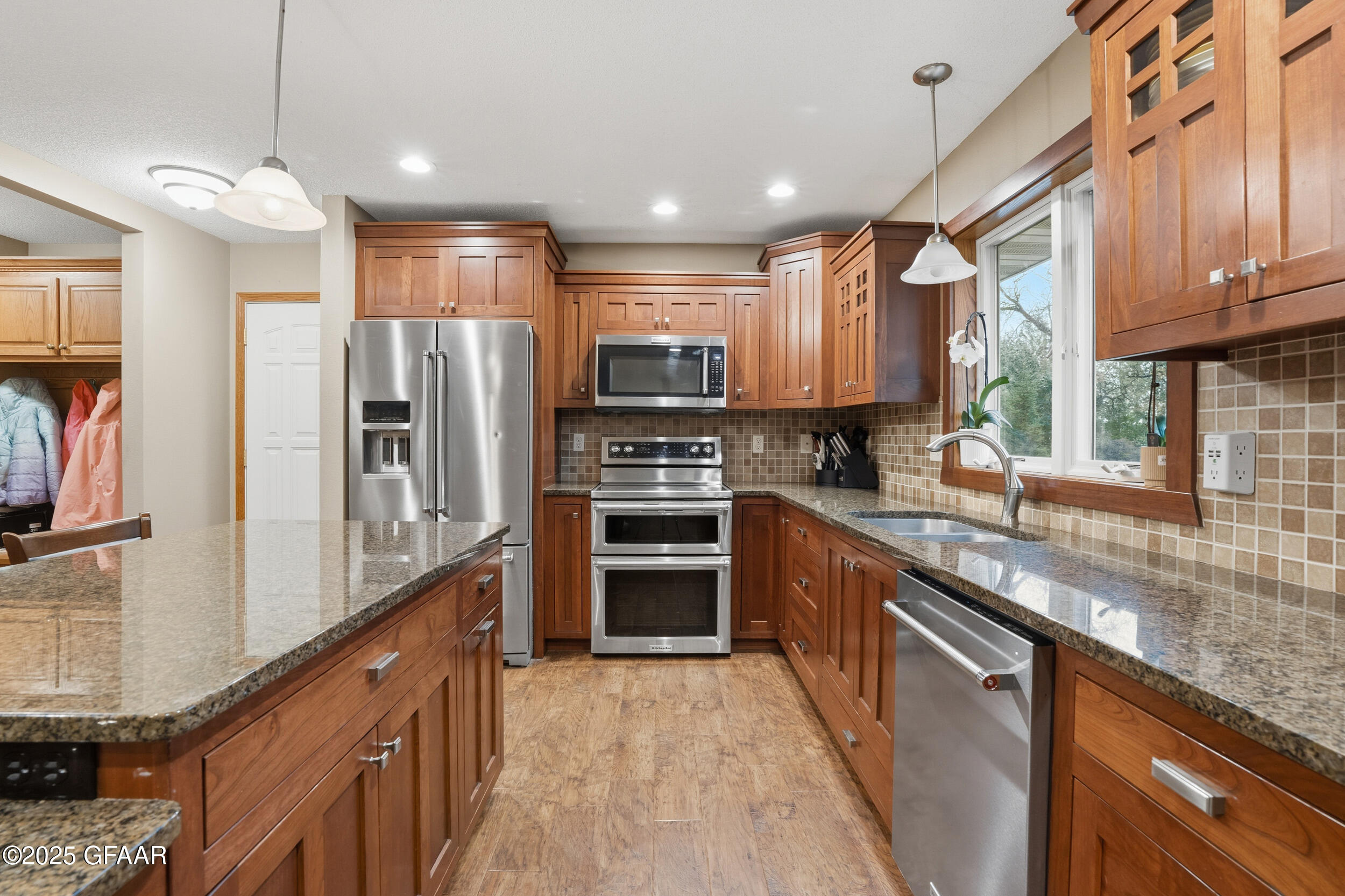 Grand Forks, North Dakota 58201, United States, 4 Bedrooms Bedrooms, ,3 BathroomsBathrooms,Residential,Active,229784