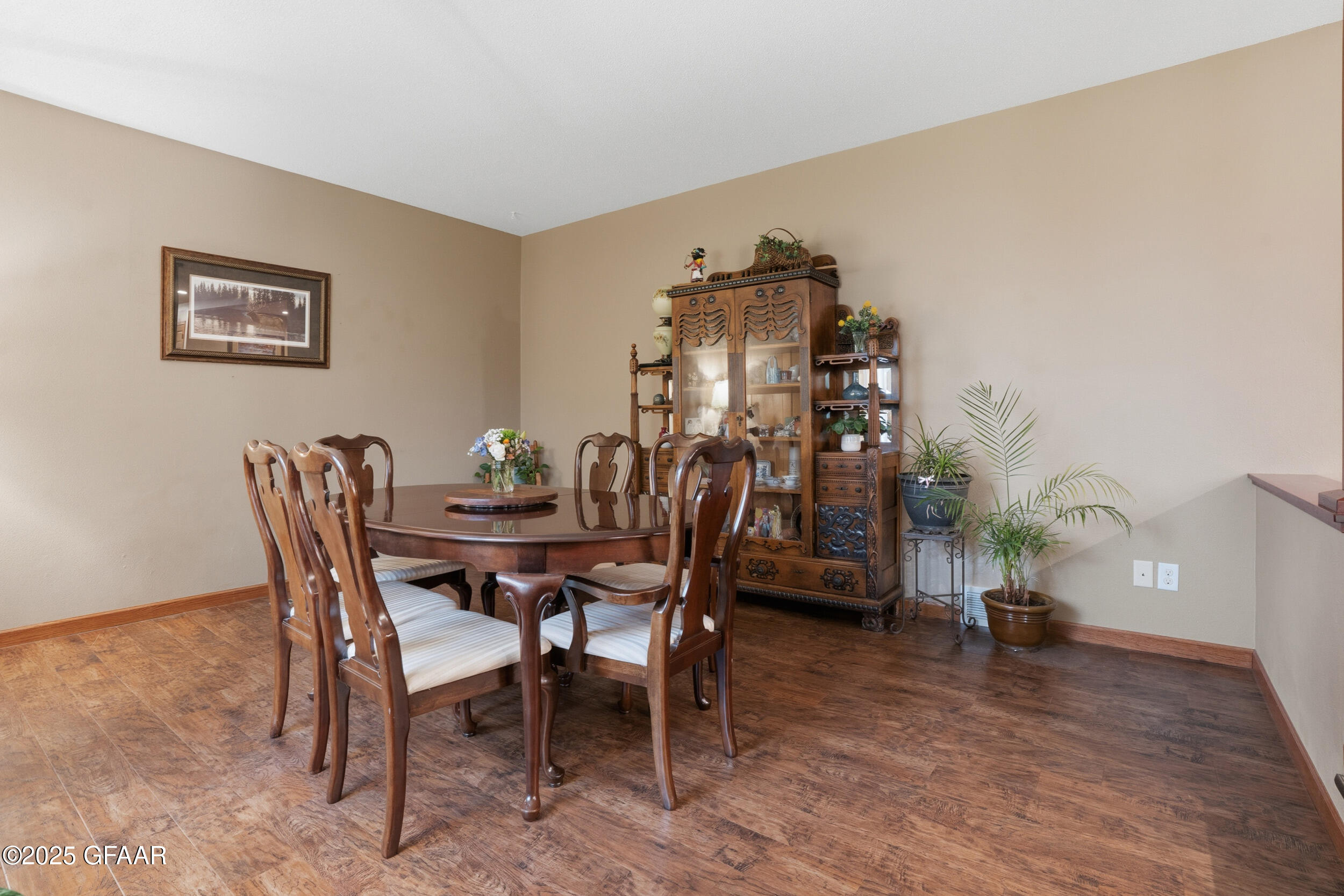 Grand Forks, North Dakota 58201, United States, 4 Bedrooms Bedrooms, ,3 BathroomsBathrooms,Residential,Active,229784