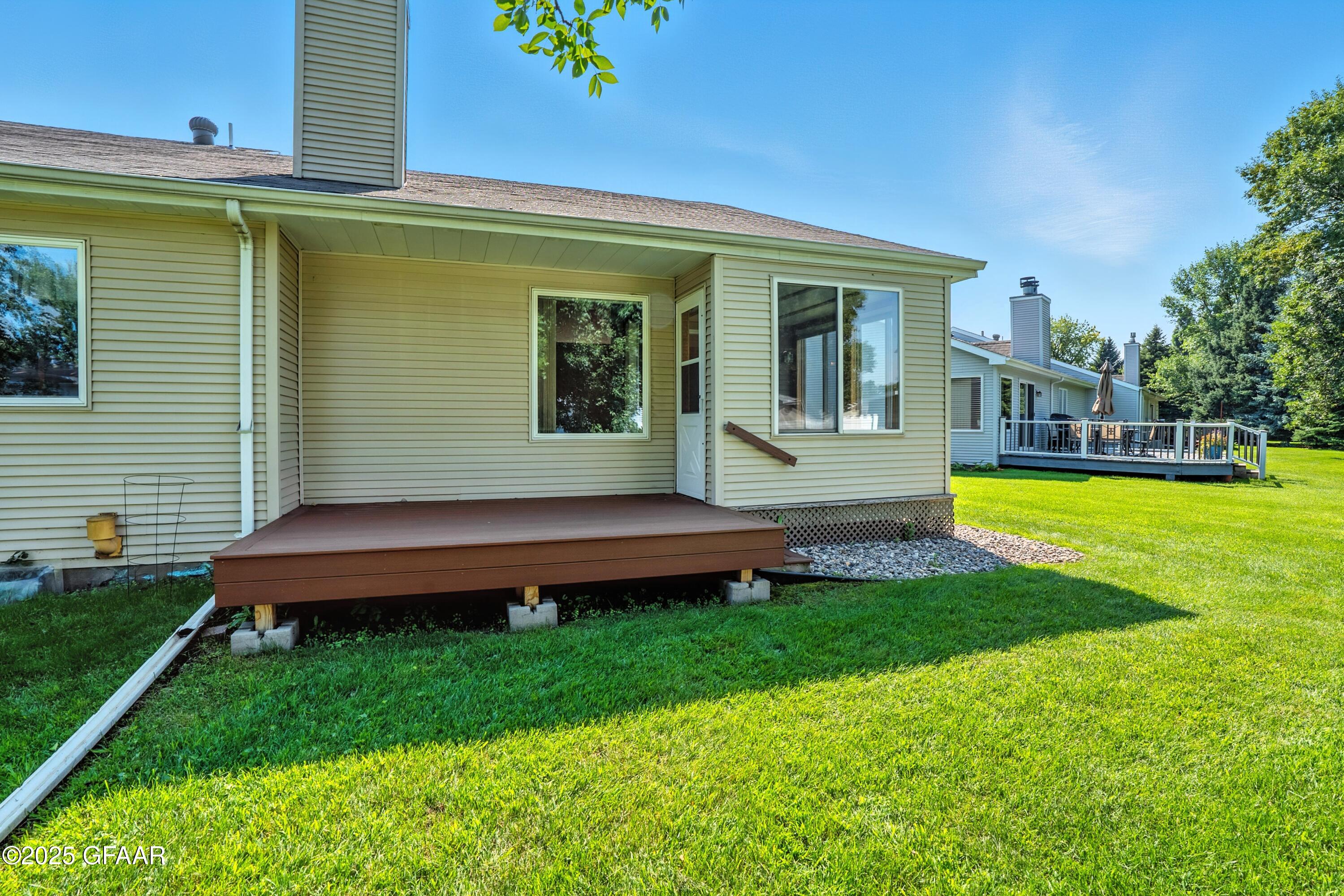 Grand Forks, North Dakota 58201, United States, 2 Bedrooms Bedrooms, ,2 BathroomsBathrooms,Residential,Active,211435