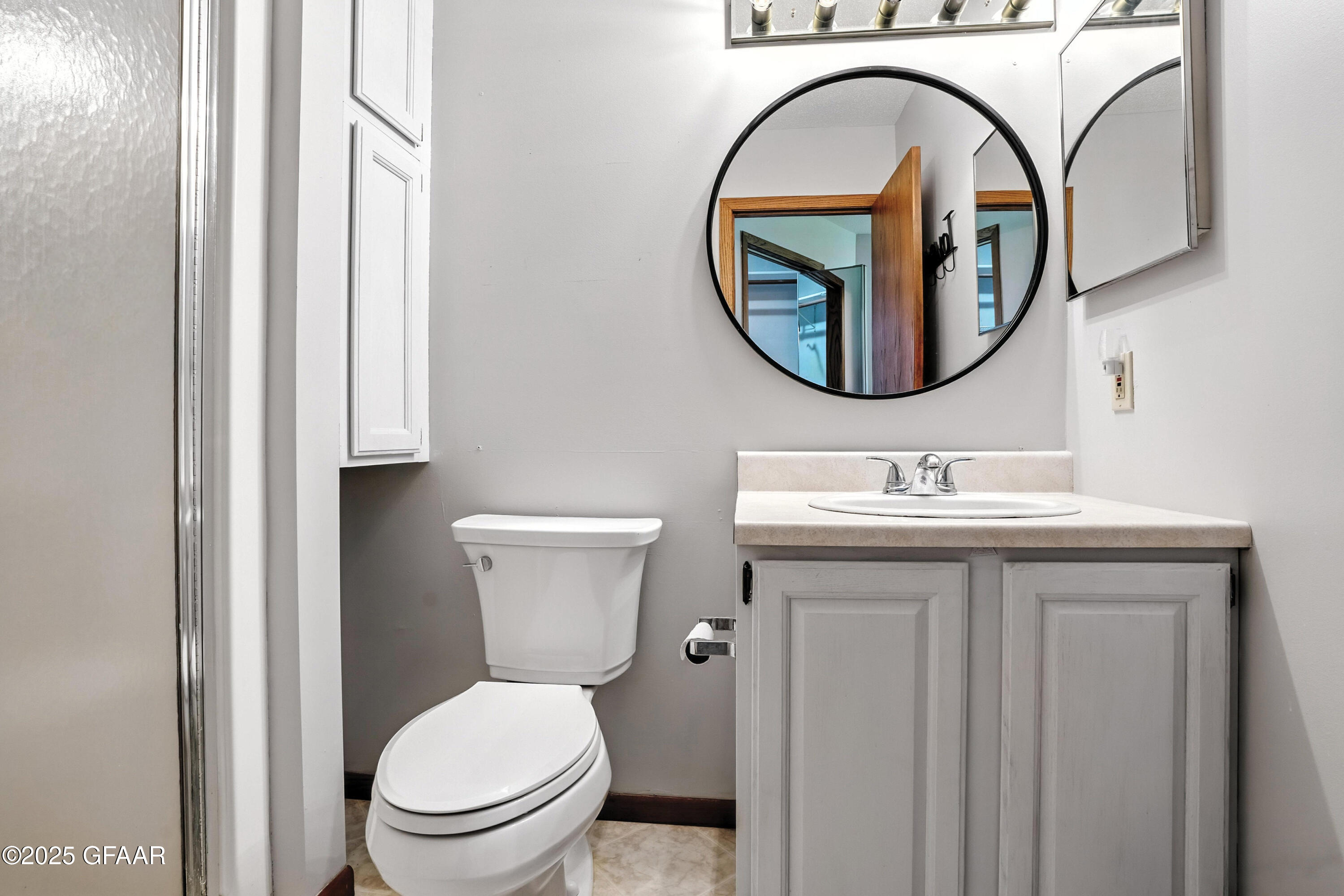 Grand Forks, North Dakota 58201, United States, 2 Bedrooms Bedrooms, ,2 BathroomsBathrooms,Residential,Active,211435